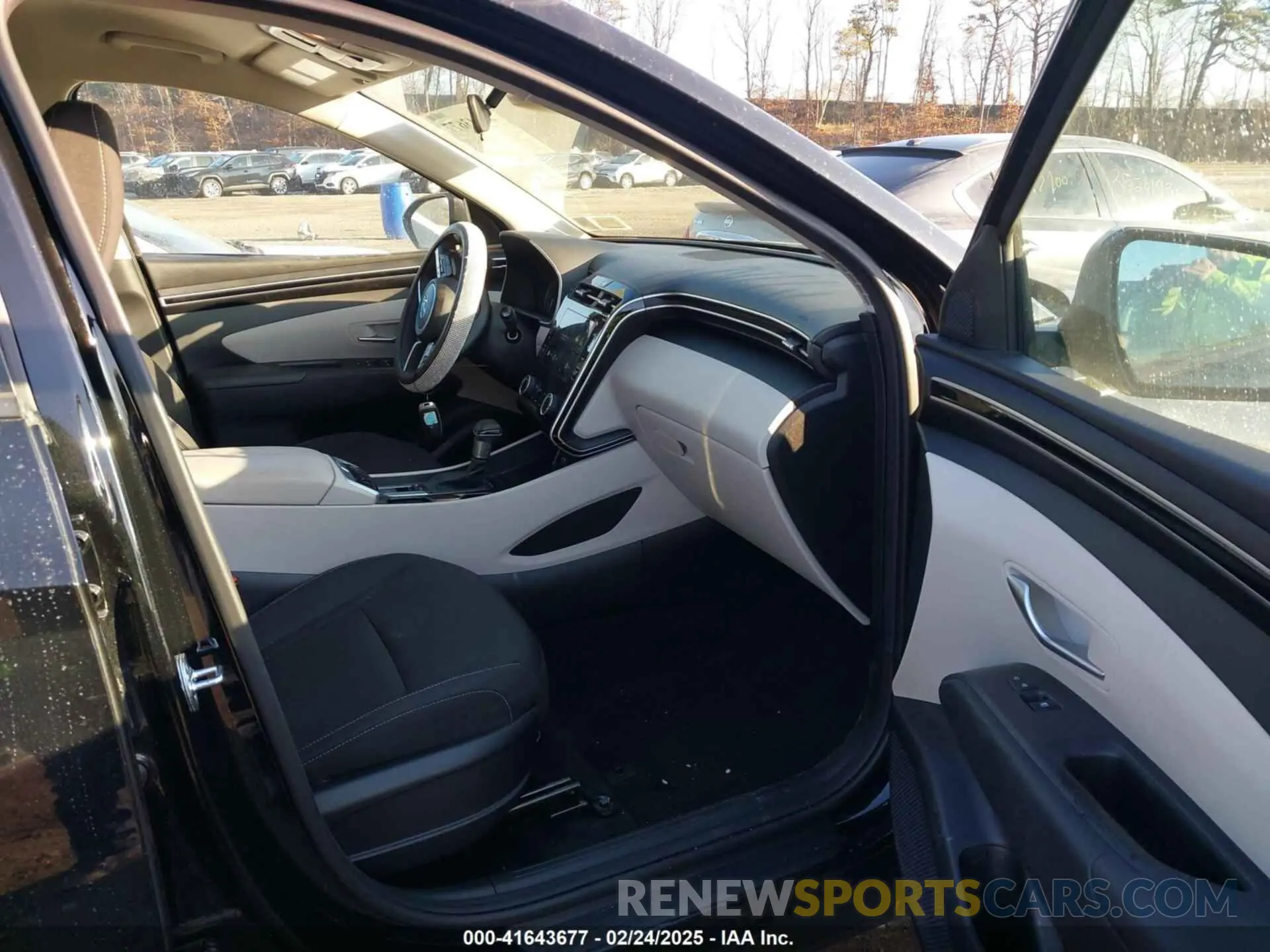 5 Photograph of a damaged car 5NMJBCAE7NH094704 HYUNDAI TUCSON 2022