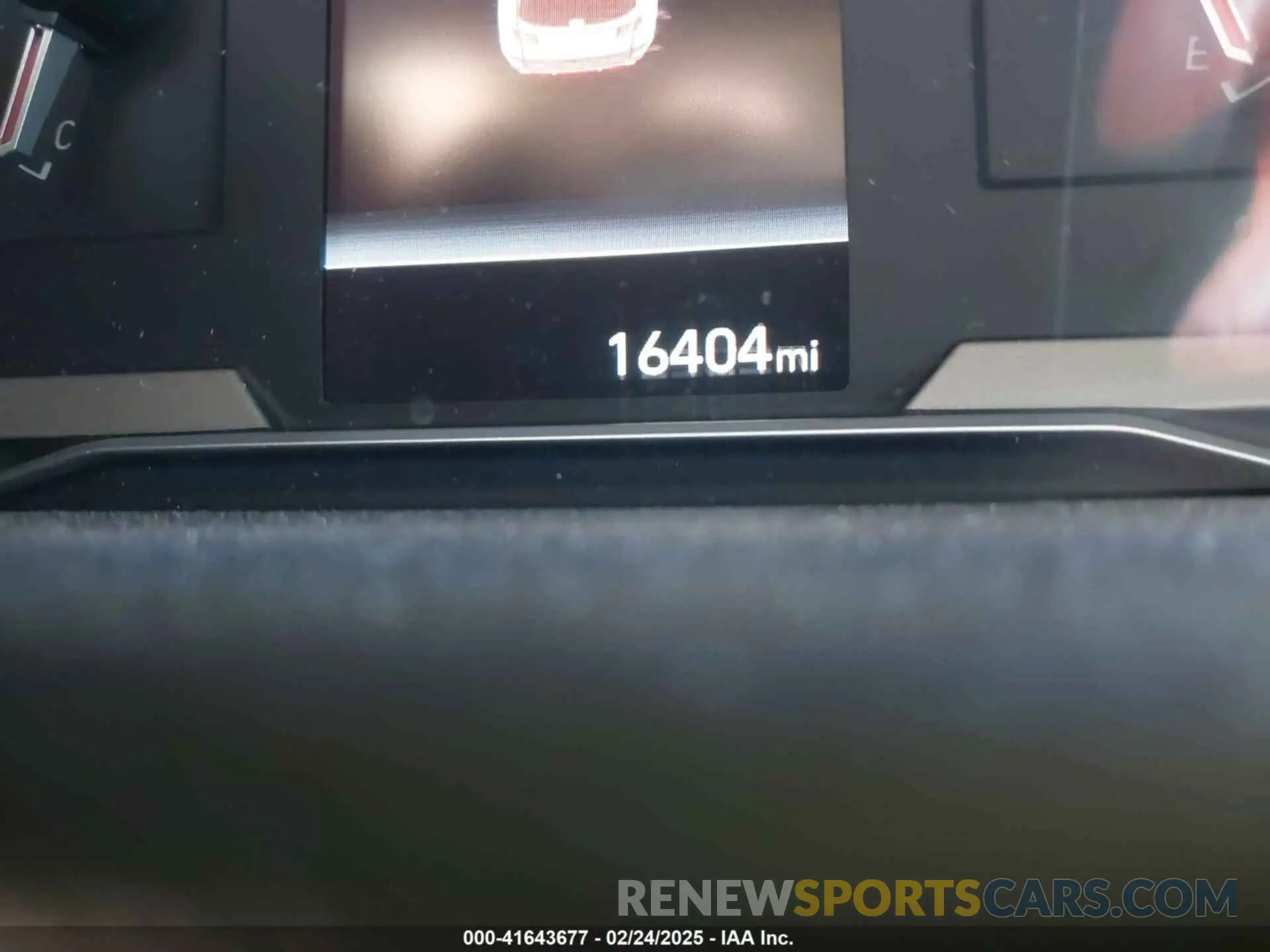 7 Photograph of a damaged car 5NMJBCAE7NH094704 HYUNDAI TUCSON 2022