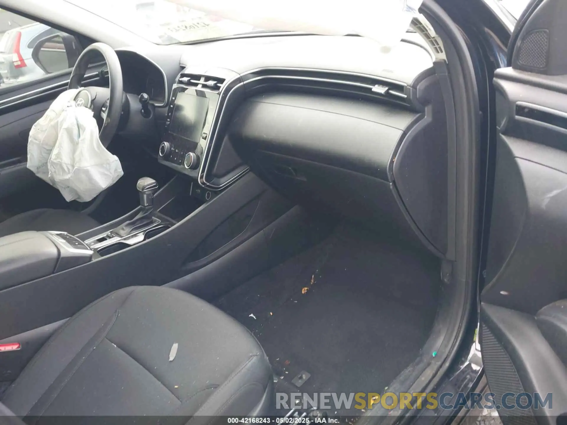 5 Photograph of a damaged car 5NMJBCAE7NH109685 HYUNDAI TUCSON 2022