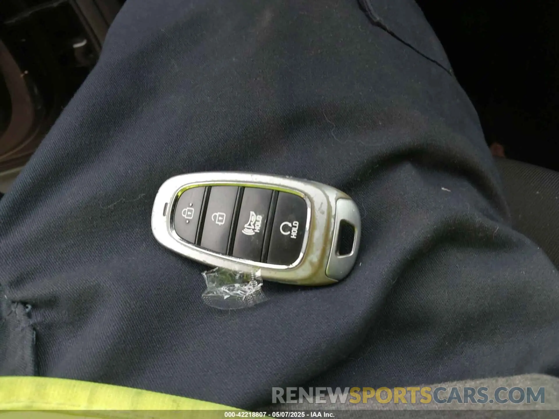 11 Photograph of a damaged car 5NMJBCAE7NH118998 HYUNDAI TUCSON 2022