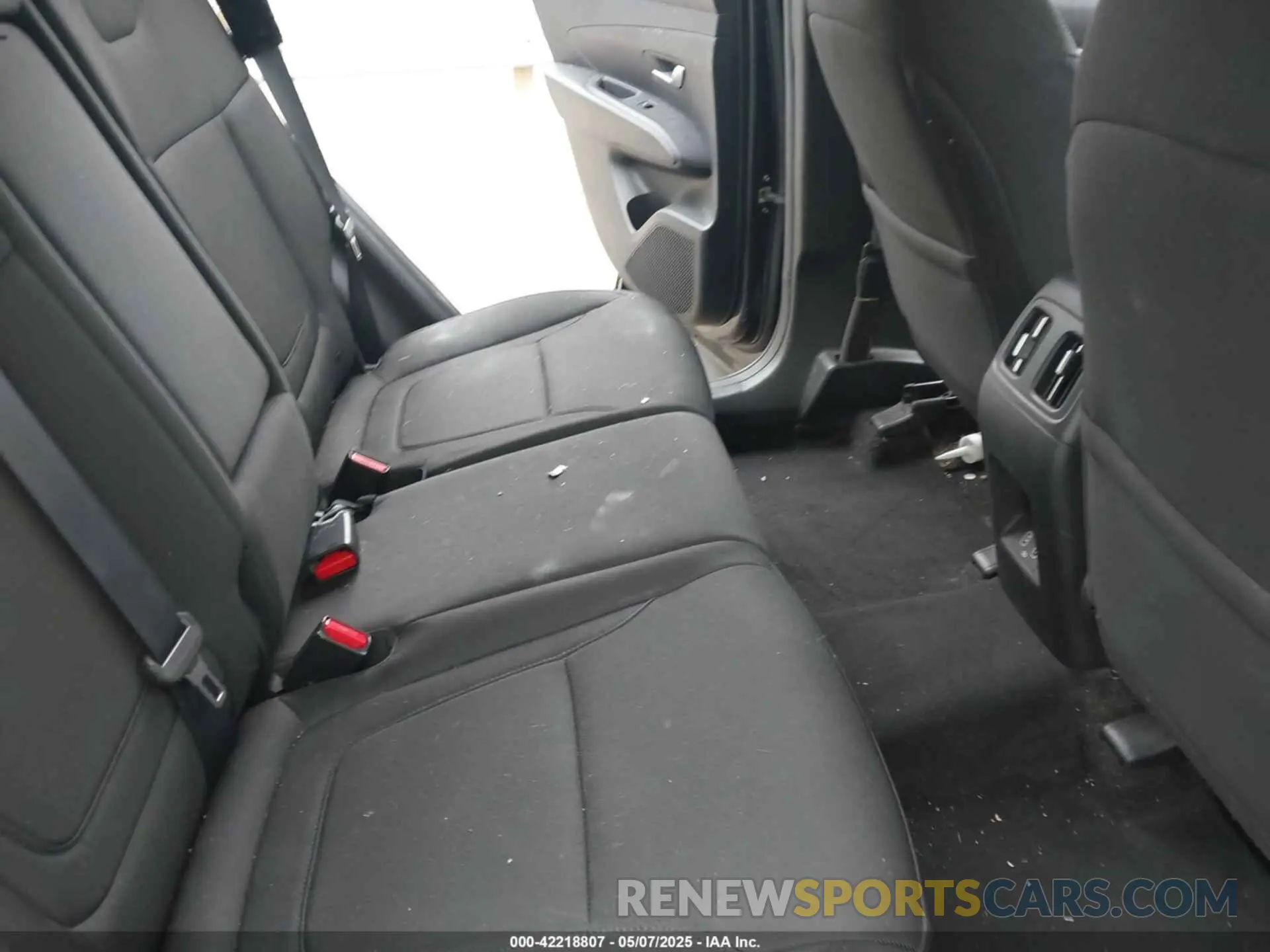 8 Photograph of a damaged car 5NMJBCAE7NH118998 HYUNDAI TUCSON 2022