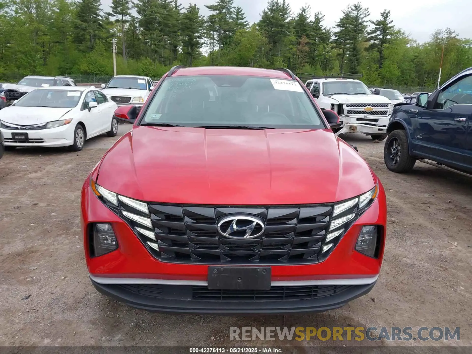 13 Photograph of a damaged car 5NMJBCAE7NH143920 HYUNDAI TUCSON 2022
