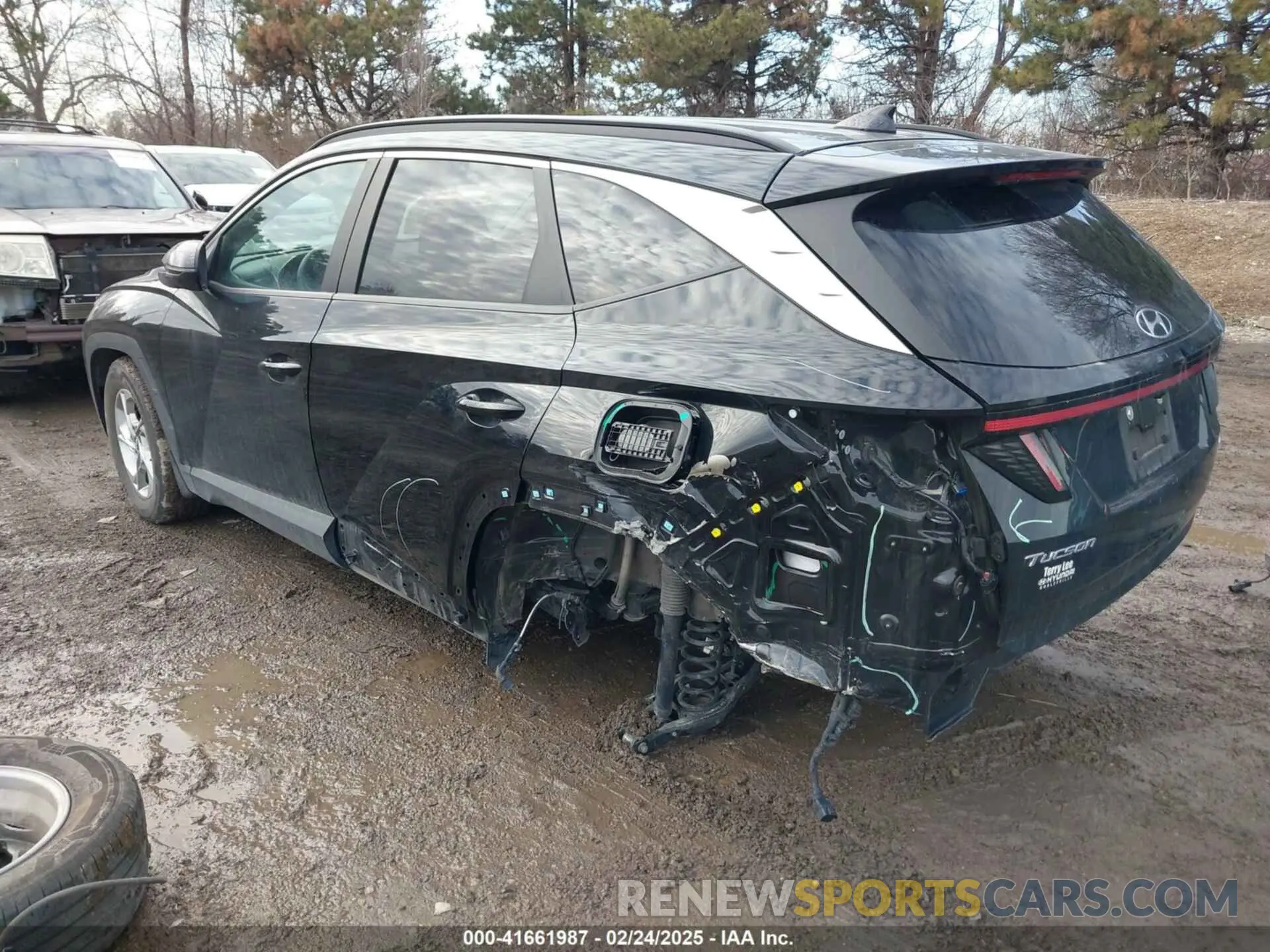 3 Photograph of a damaged car 5NMJBCAE8NH031708 HYUNDAI TUCSON 2022