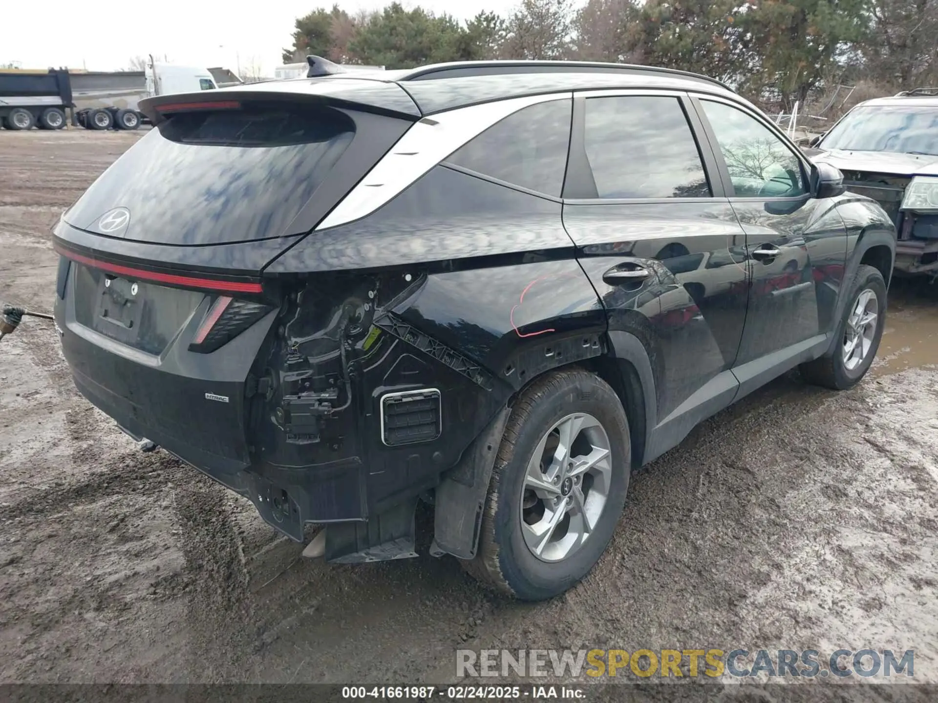 4 Photograph of a damaged car 5NMJBCAE8NH031708 HYUNDAI TUCSON 2022