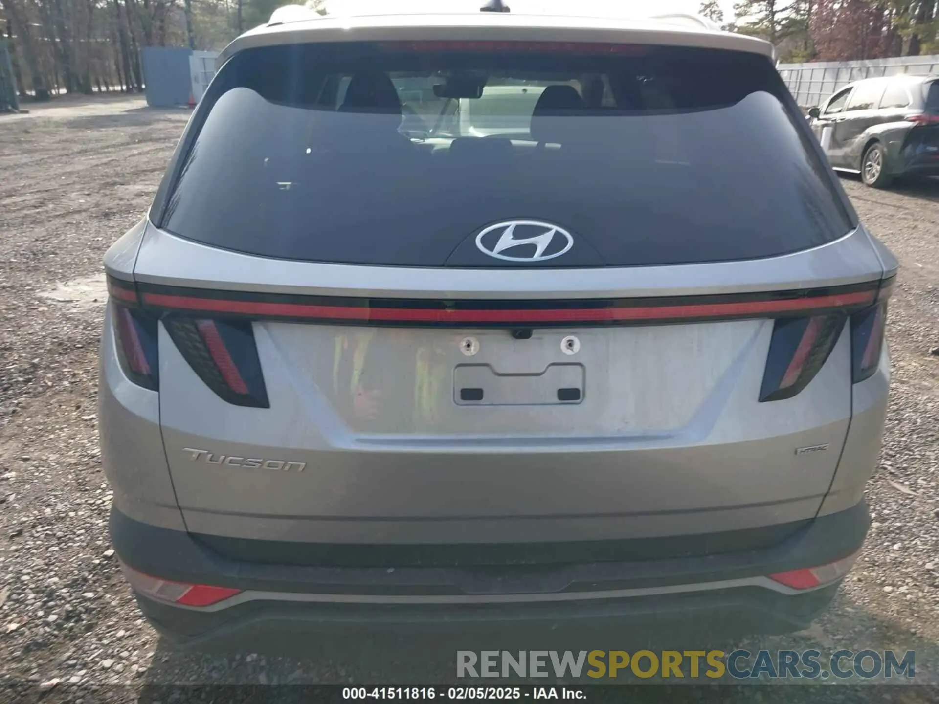 16 Photograph of a damaged car 5NMJBCAE8NH127046 HYUNDAI TUCSON 2022