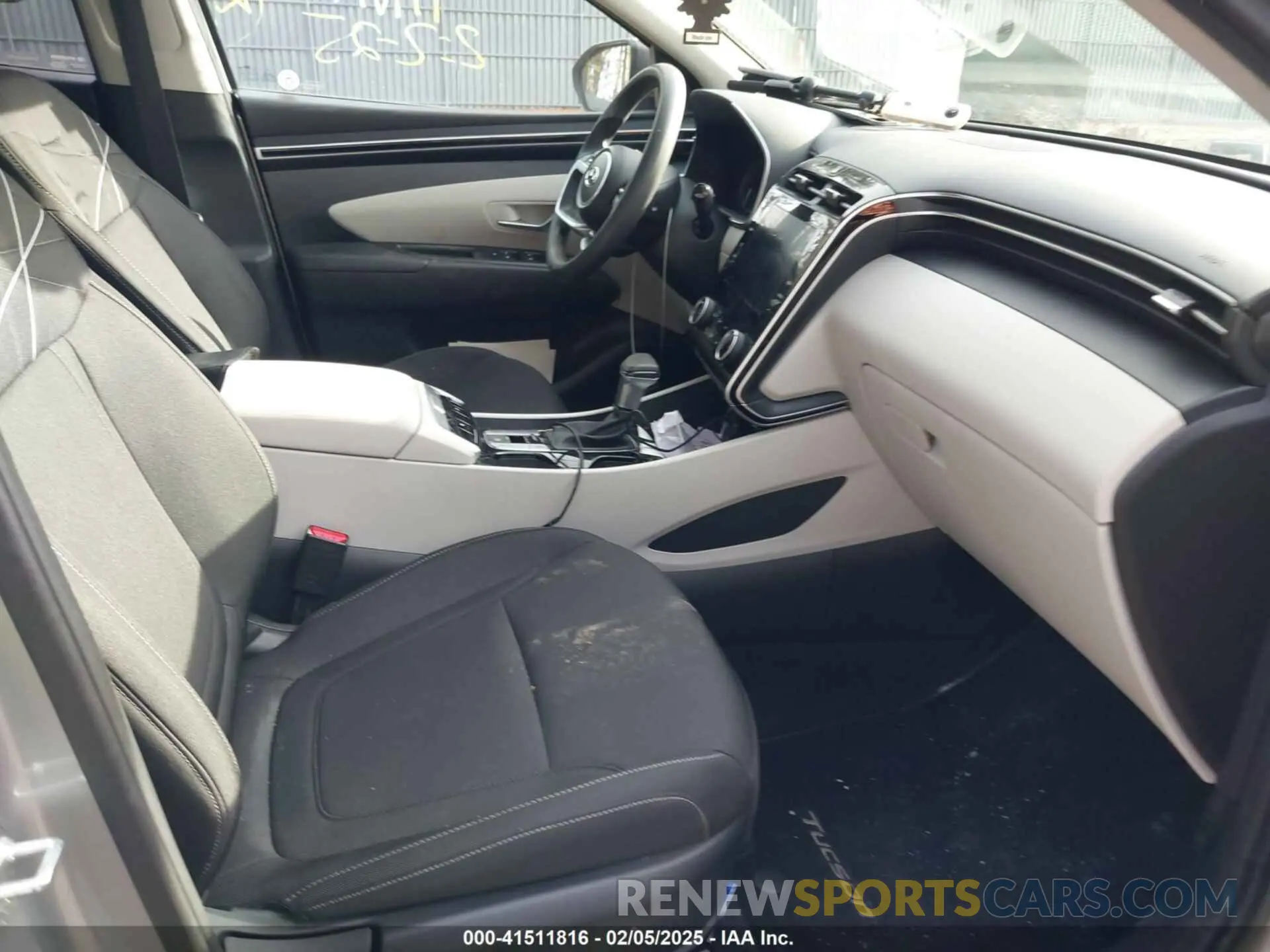 5 Photograph of a damaged car 5NMJBCAE8NH127046 HYUNDAI TUCSON 2022