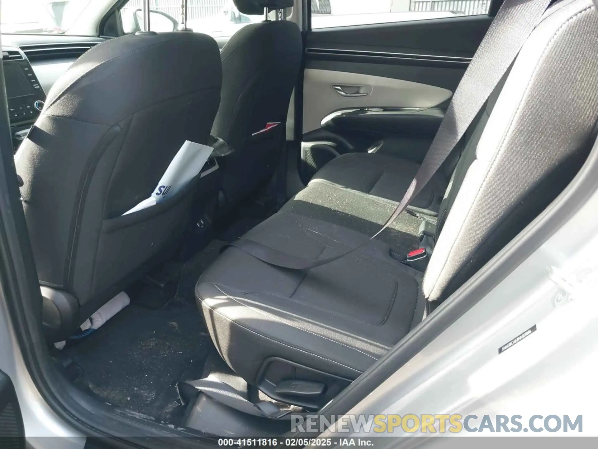 8 Photograph of a damaged car 5NMJBCAE8NH127046 HYUNDAI TUCSON 2022
