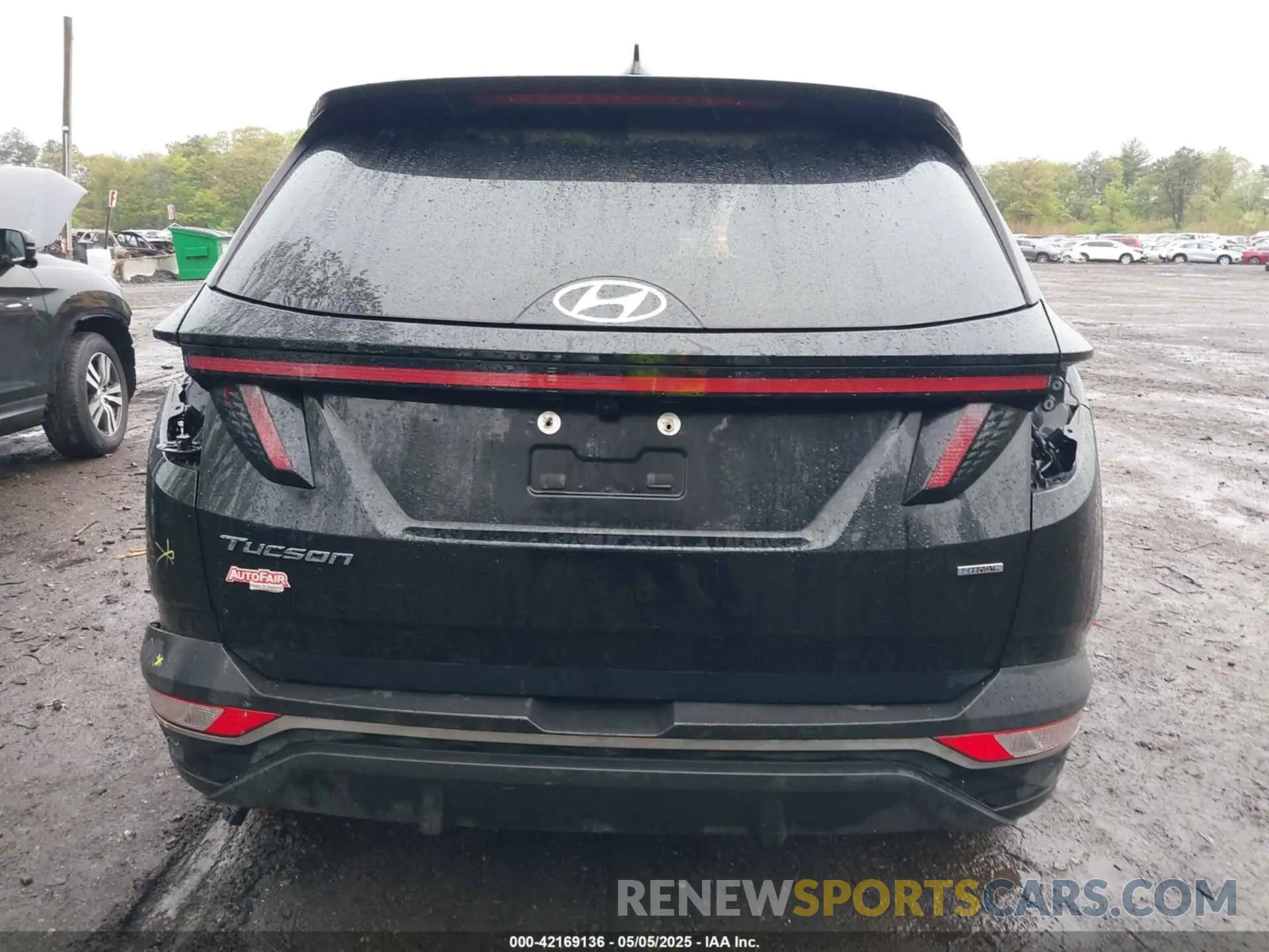 16 Photograph of a damaged car 5NMJBCAE9NH015906 HYUNDAI TUCSON 2022