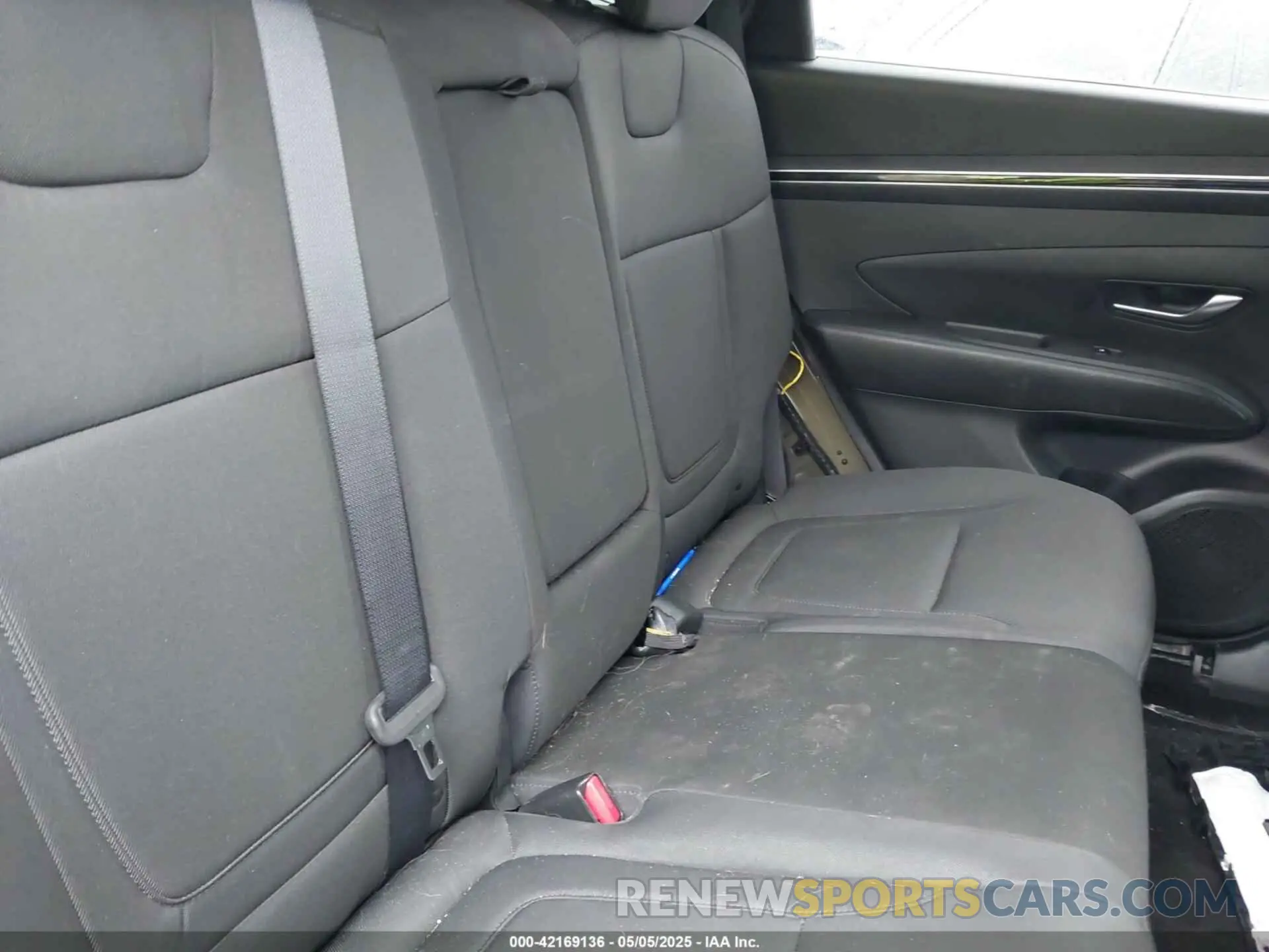 8 Photograph of a damaged car 5NMJBCAE9NH015906 HYUNDAI TUCSON 2022