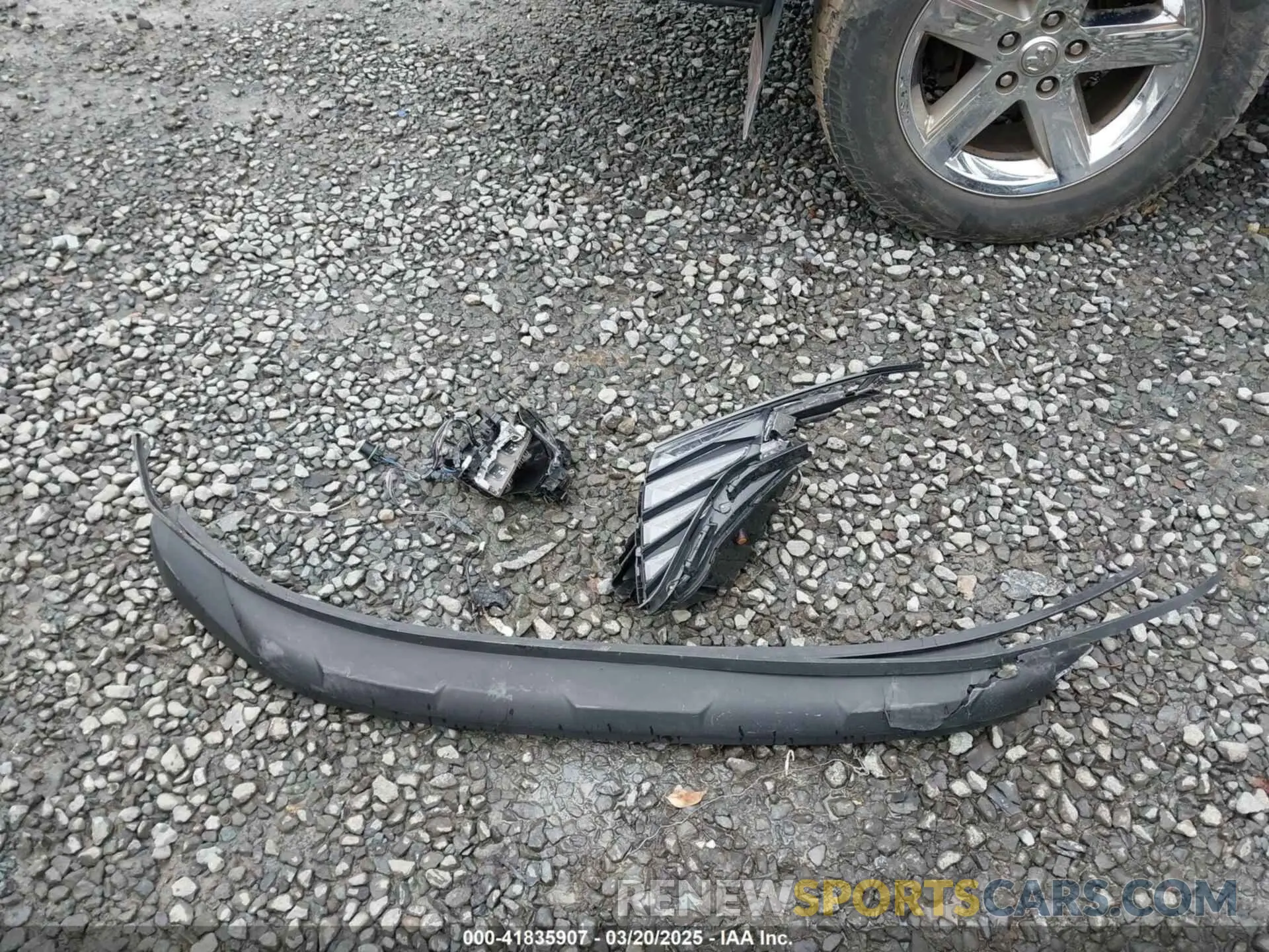 12 Photograph of a damaged car 5NMJBCAE9NH131106 HYUNDAI TUCSON 2022
