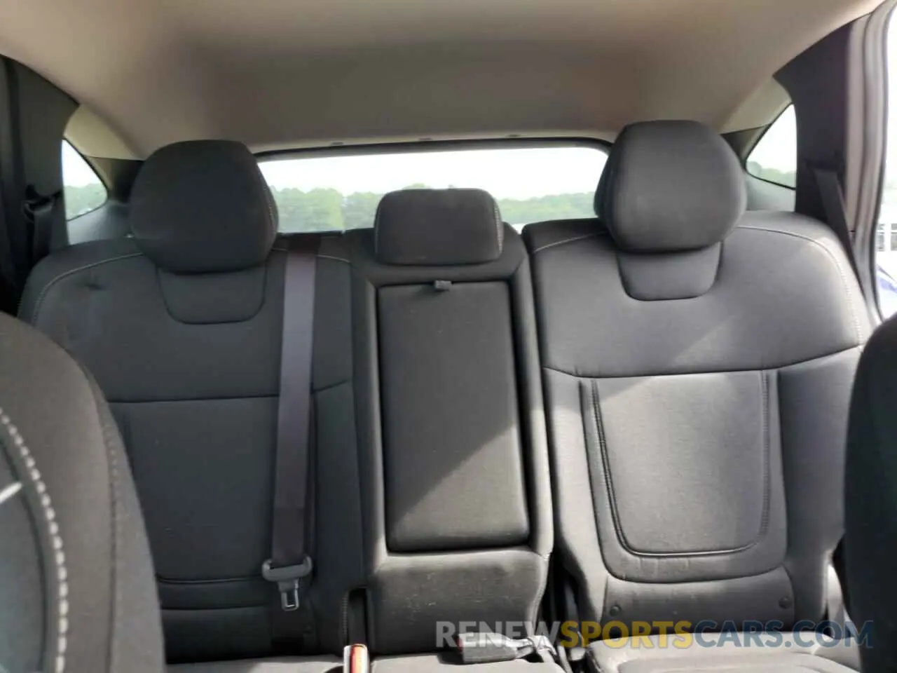 10 Photograph of a damaged car 5NMJBCAE9NH133034 HYUNDAI TUCSON 2022