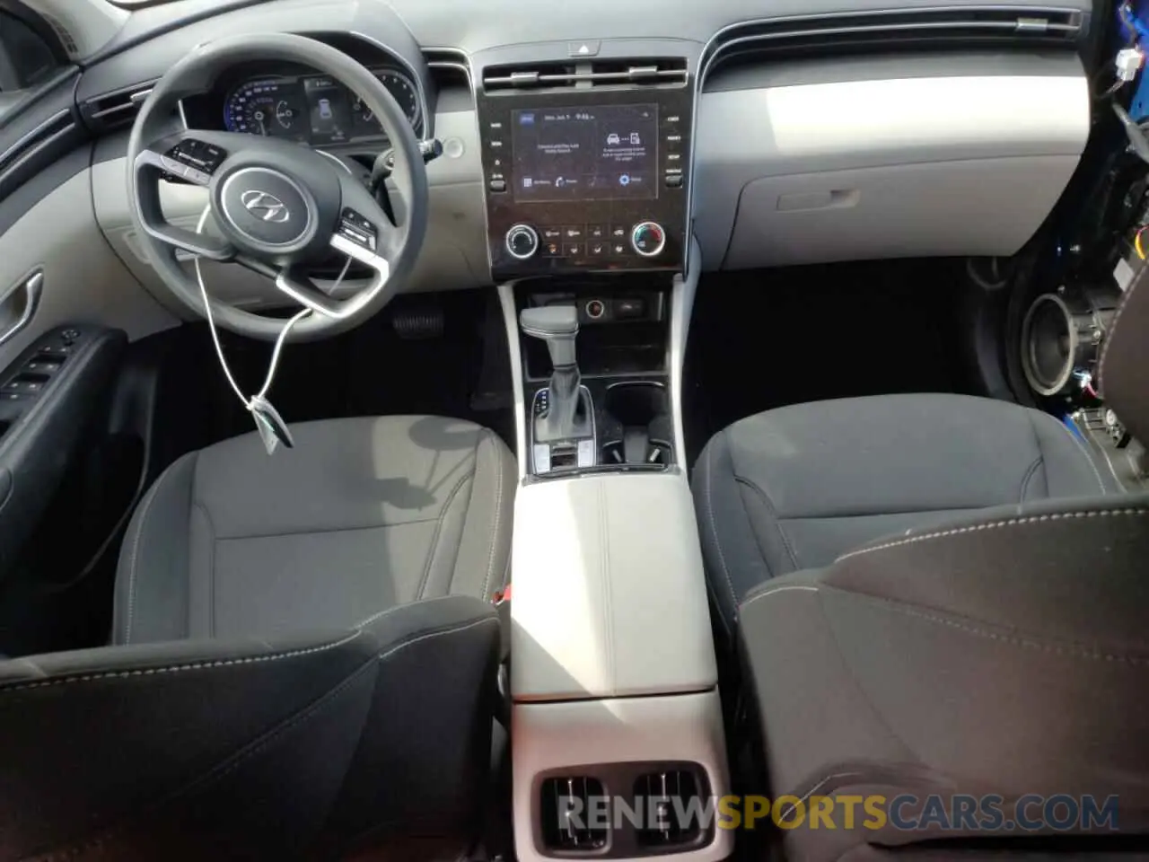 8 Photograph of a damaged car 5NMJBCAE9NH133034 HYUNDAI TUCSON 2022