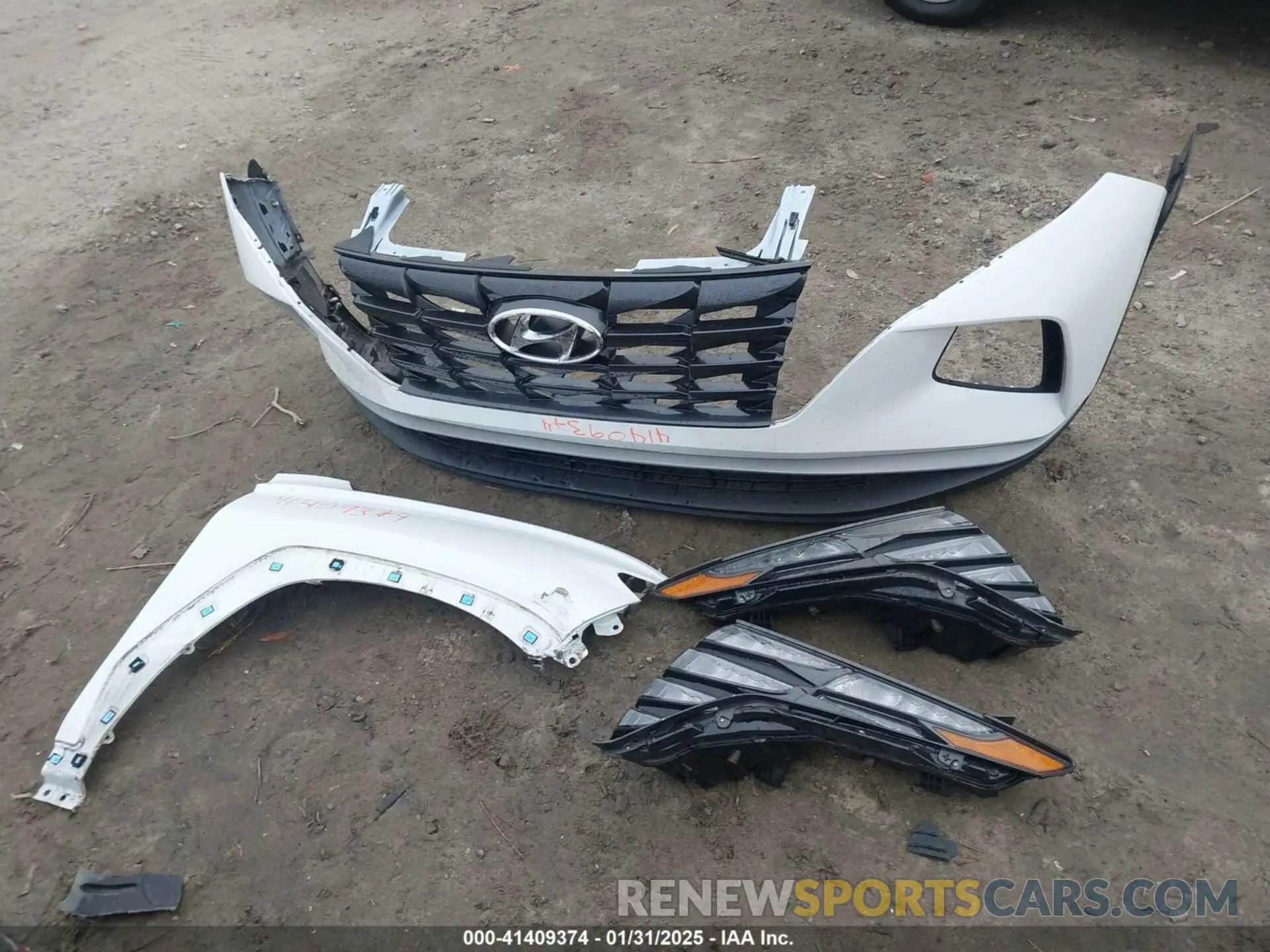 12 Photograph of a damaged car 5NMJBCAE9NH153008 HYUNDAI TUCSON 2022