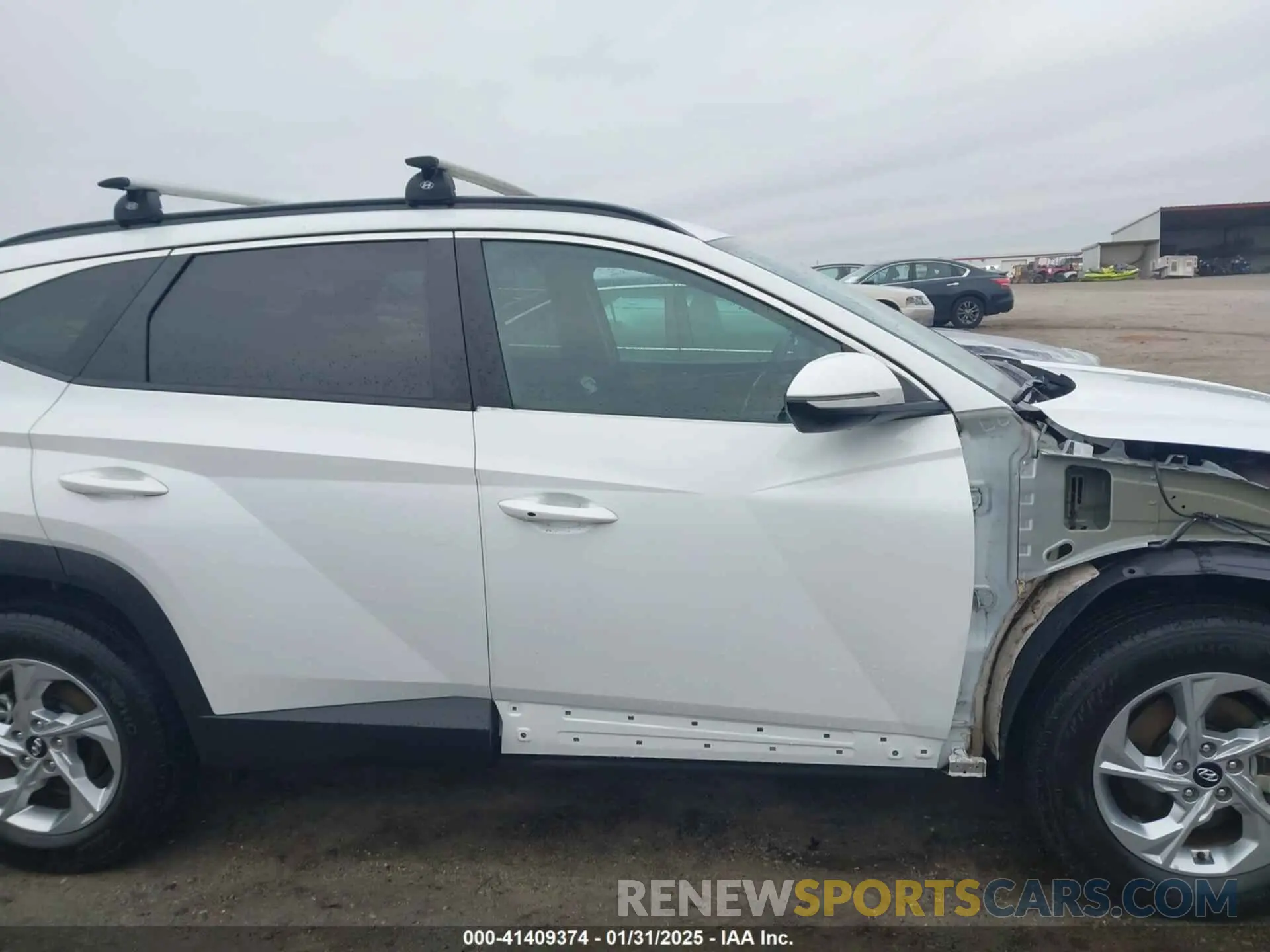14 Photograph of a damaged car 5NMJBCAE9NH153008 HYUNDAI TUCSON 2022
