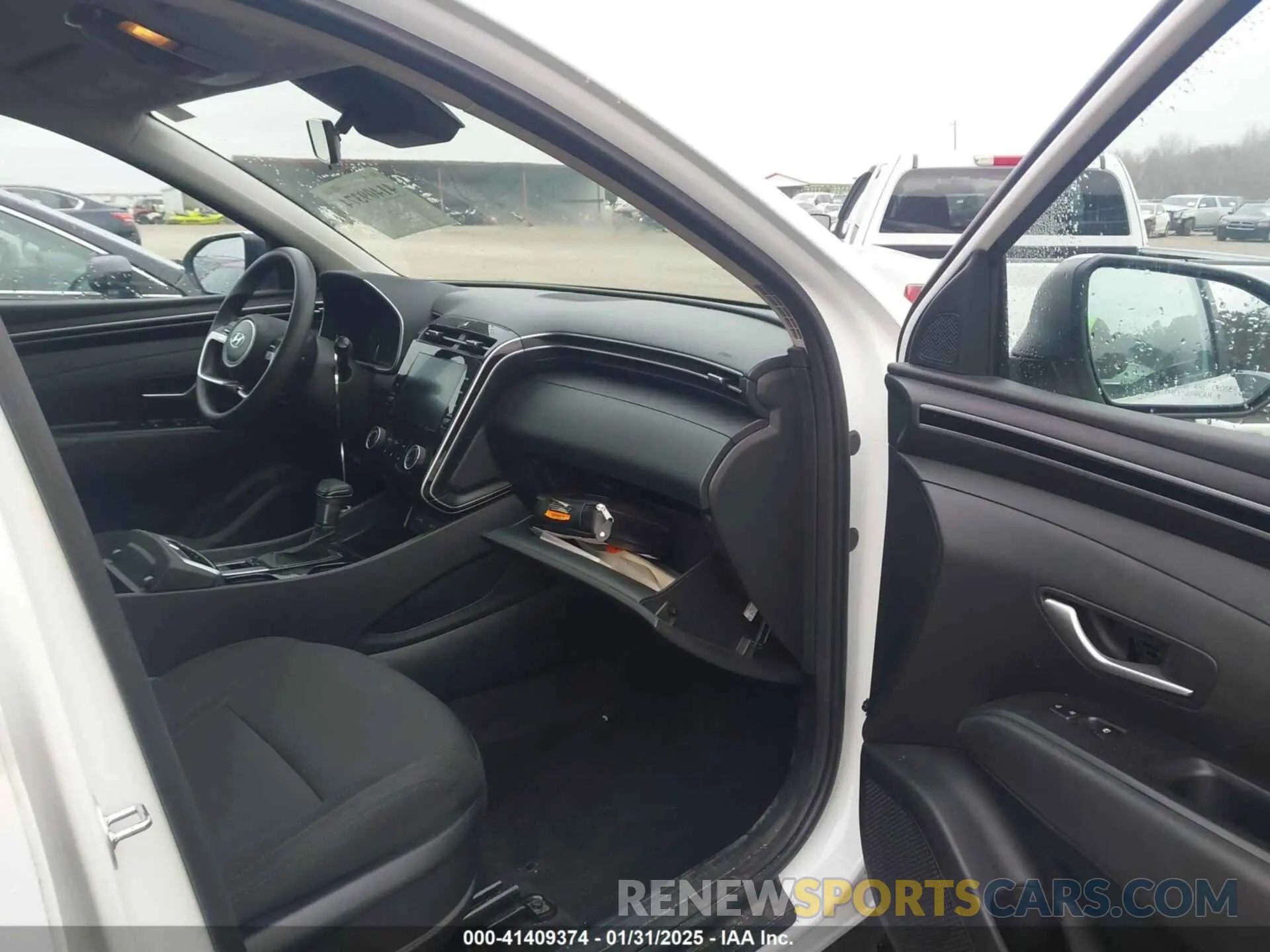 5 Photograph of a damaged car 5NMJBCAE9NH153008 HYUNDAI TUCSON 2022