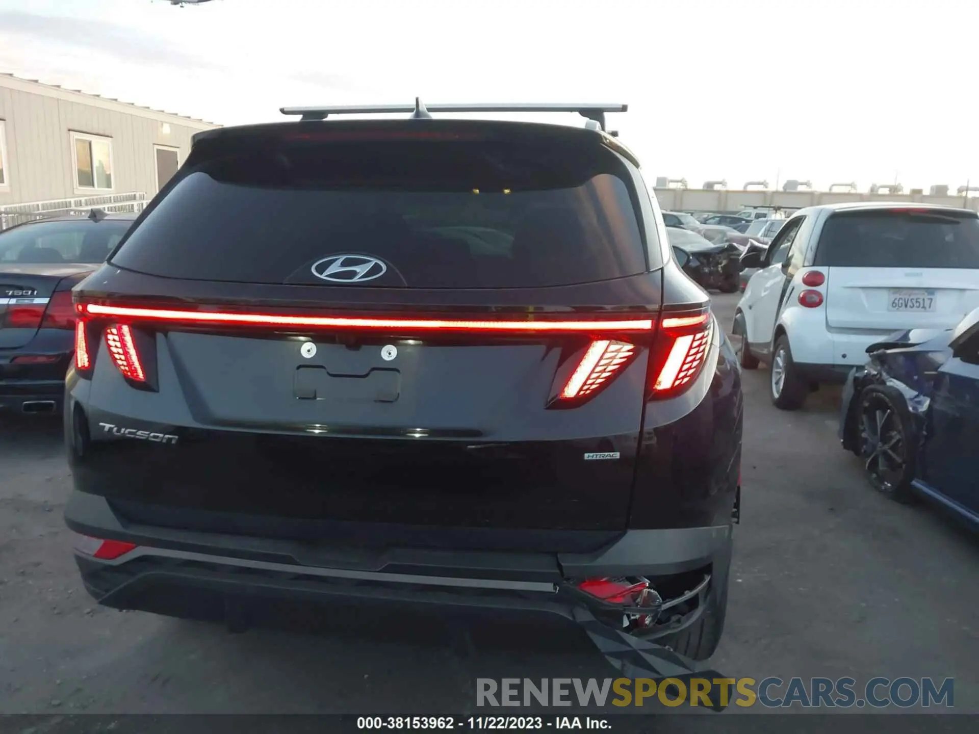 16 Photograph of a damaged car 5NMJBCAEXNH037882 HYUNDAI TUCSON 2022