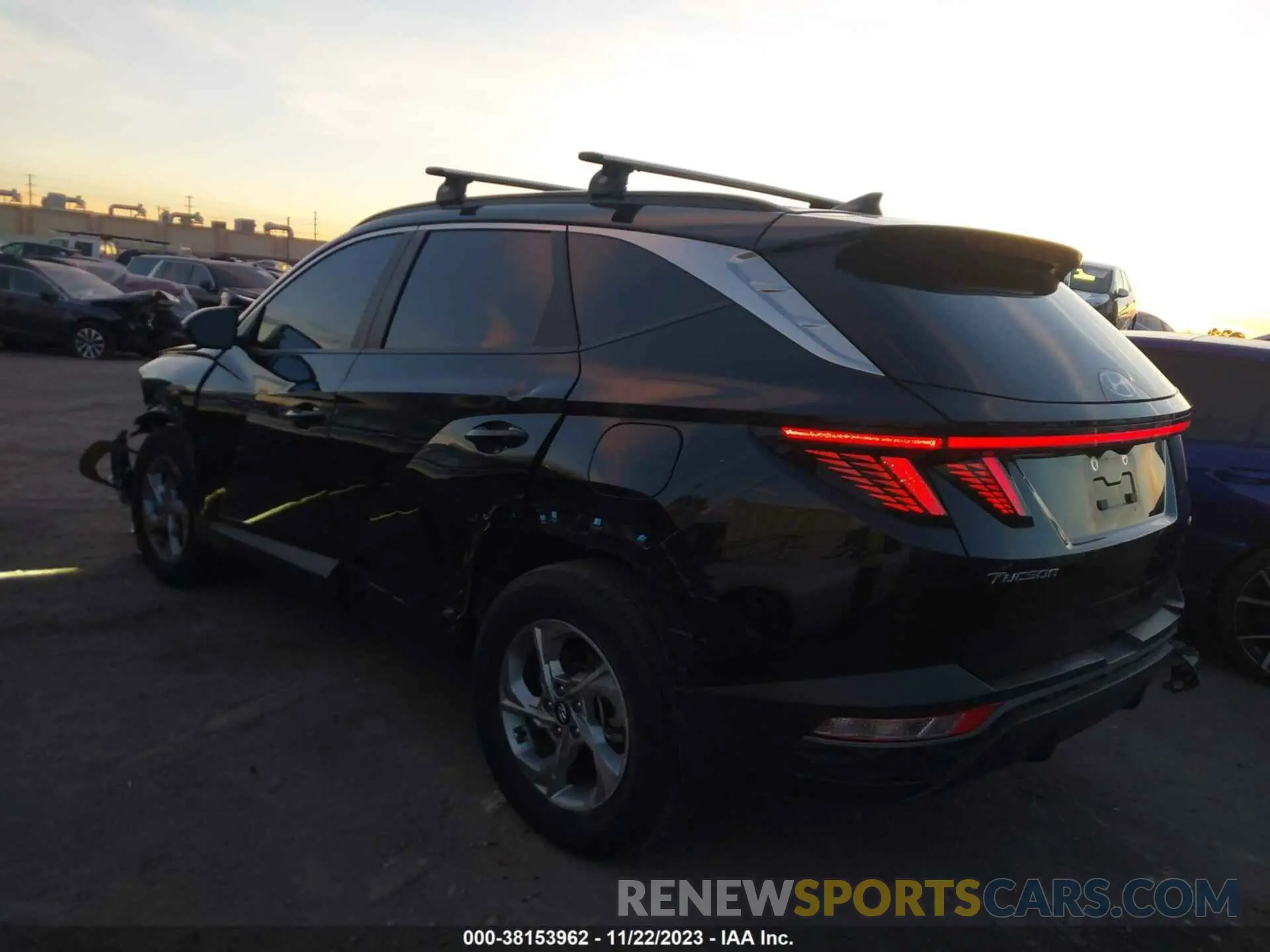 3 Photograph of a damaged car 5NMJBCAEXNH037882 HYUNDAI TUCSON 2022
