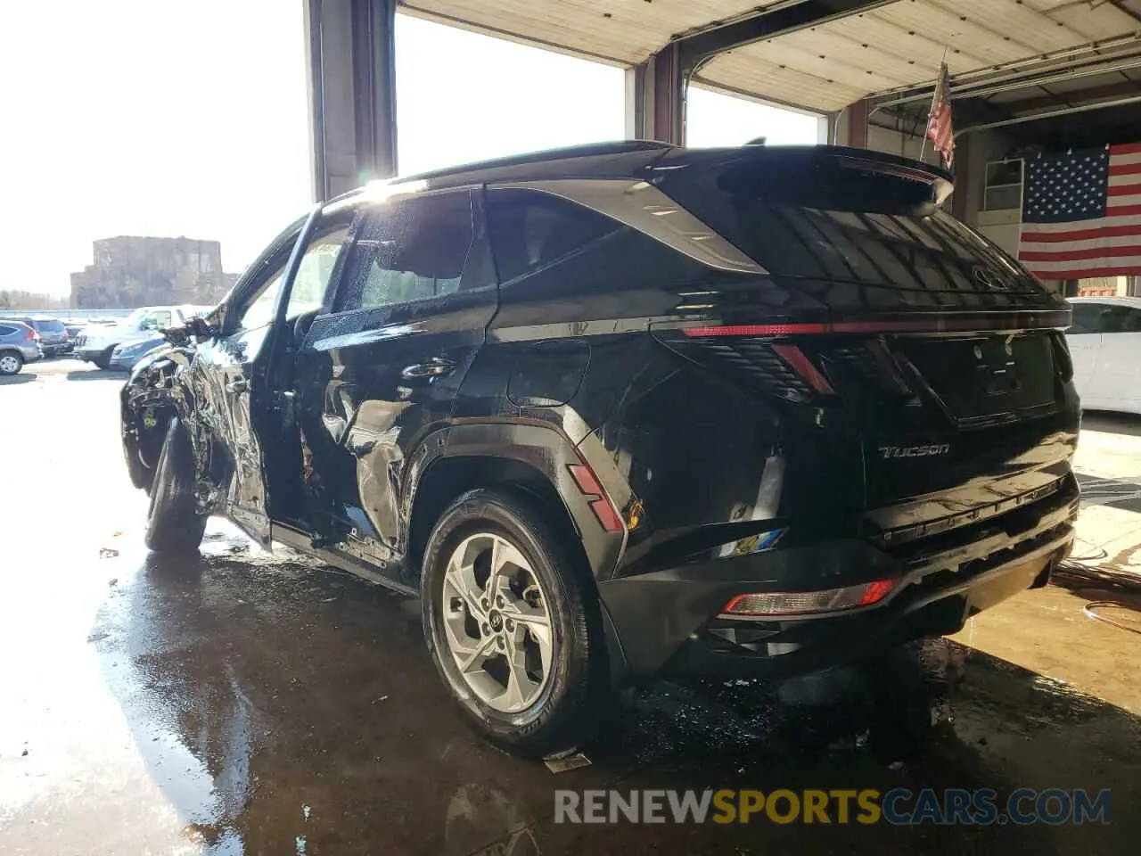2 Photograph of a damaged car 5NMJBCAEXNH084703 HYUNDAI TUCSON 2022