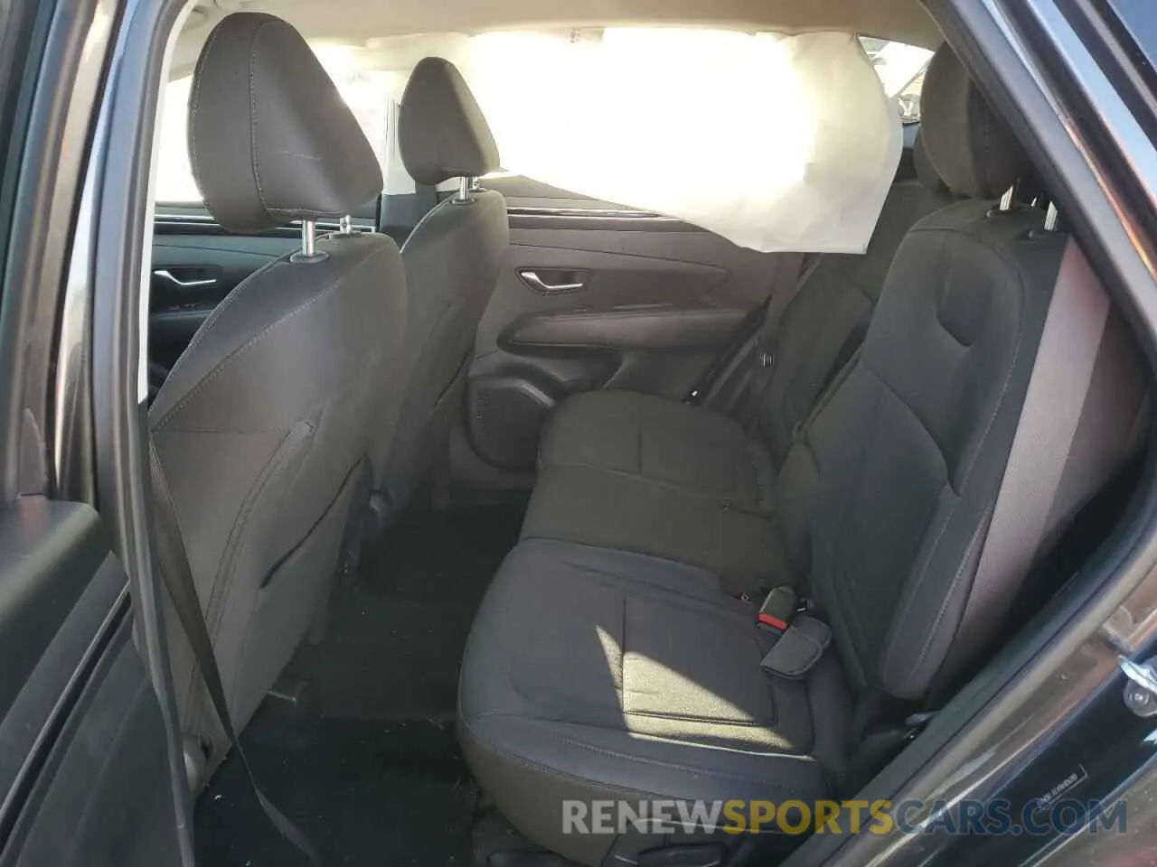 11 Photograph of a damaged car 5NMJBCAEXNH106280 HYUNDAI TUCSON 2022