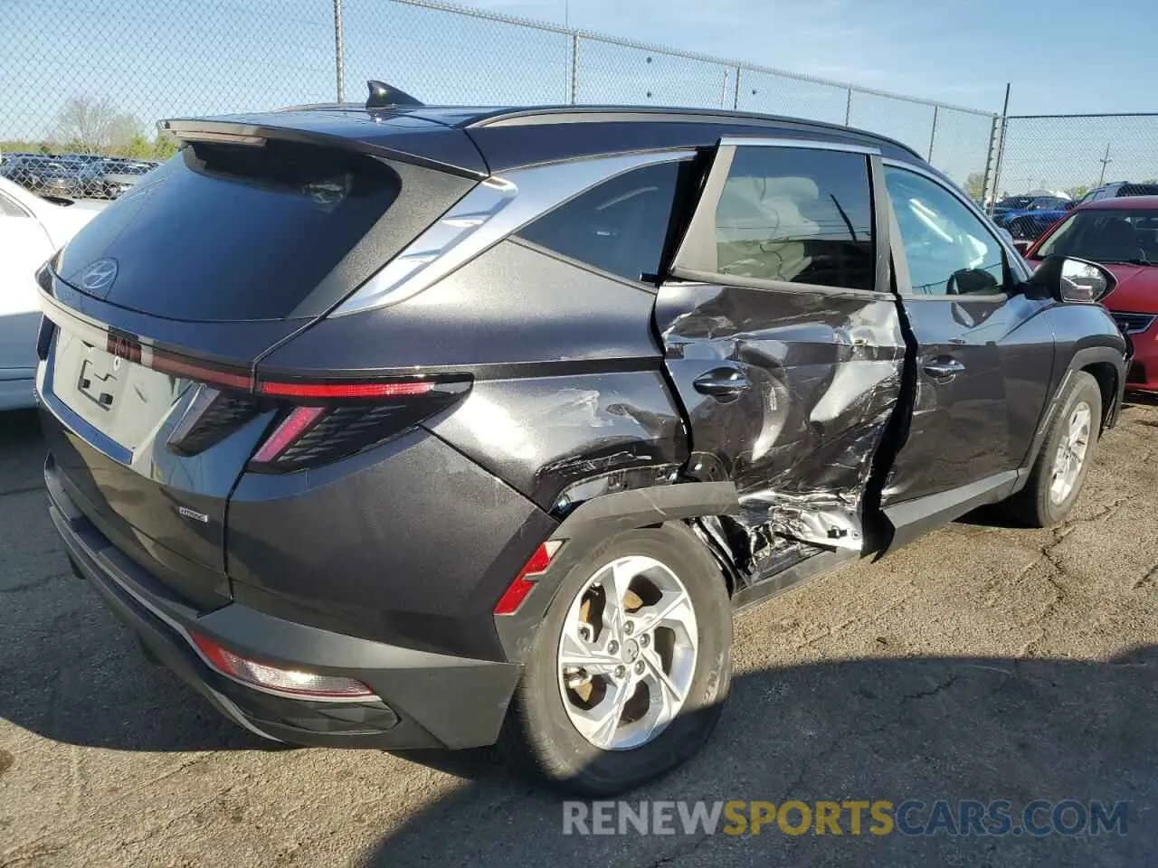 3 Photograph of a damaged car 5NMJBCAEXNH106280 HYUNDAI TUCSON 2022
