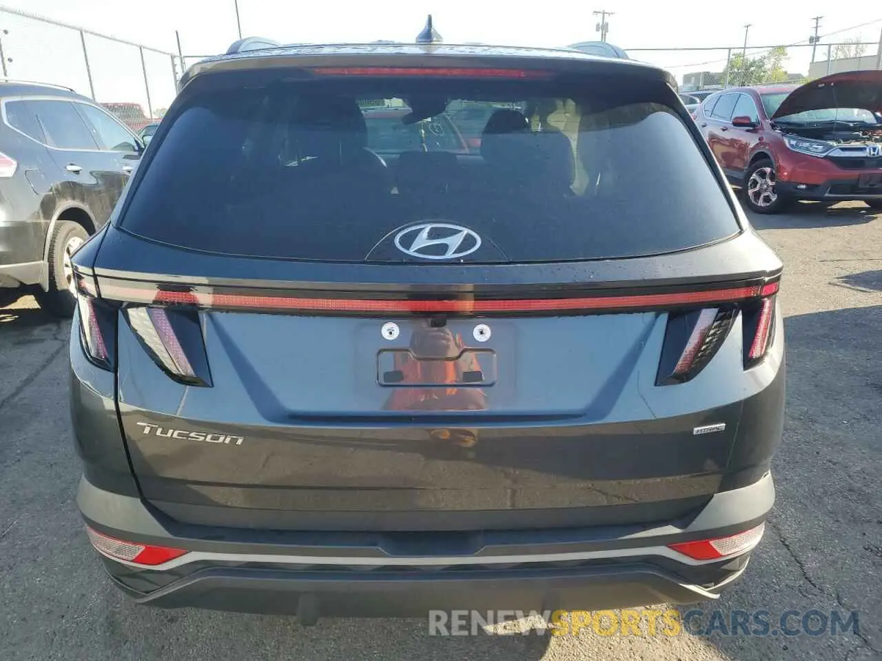 6 Photograph of a damaged car 5NMJBCAEXNH106280 HYUNDAI TUCSON 2022