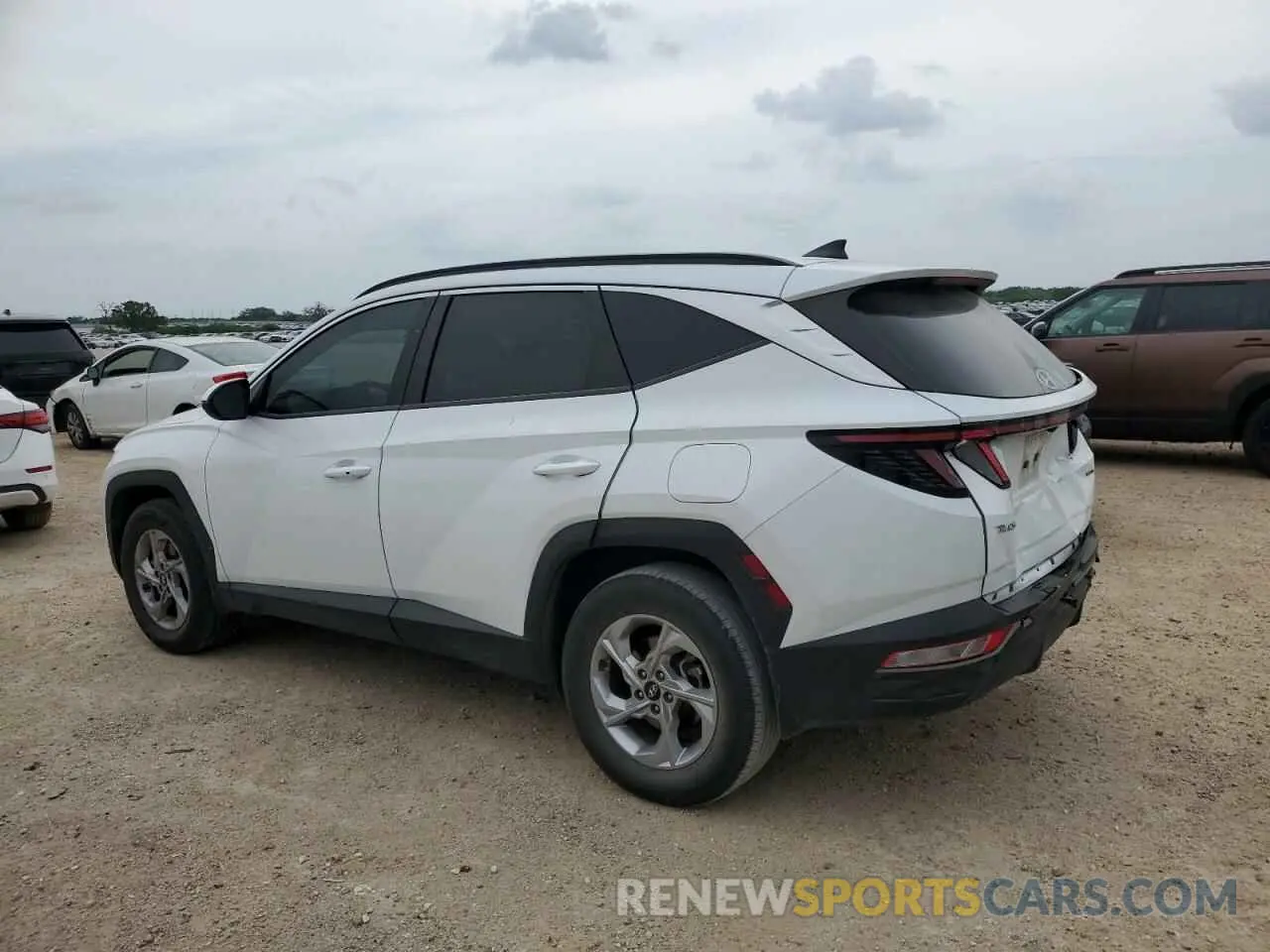 2 Photograph of a damaged car 5NMJBCAEXNH131003 HYUNDAI TUCSON 2022