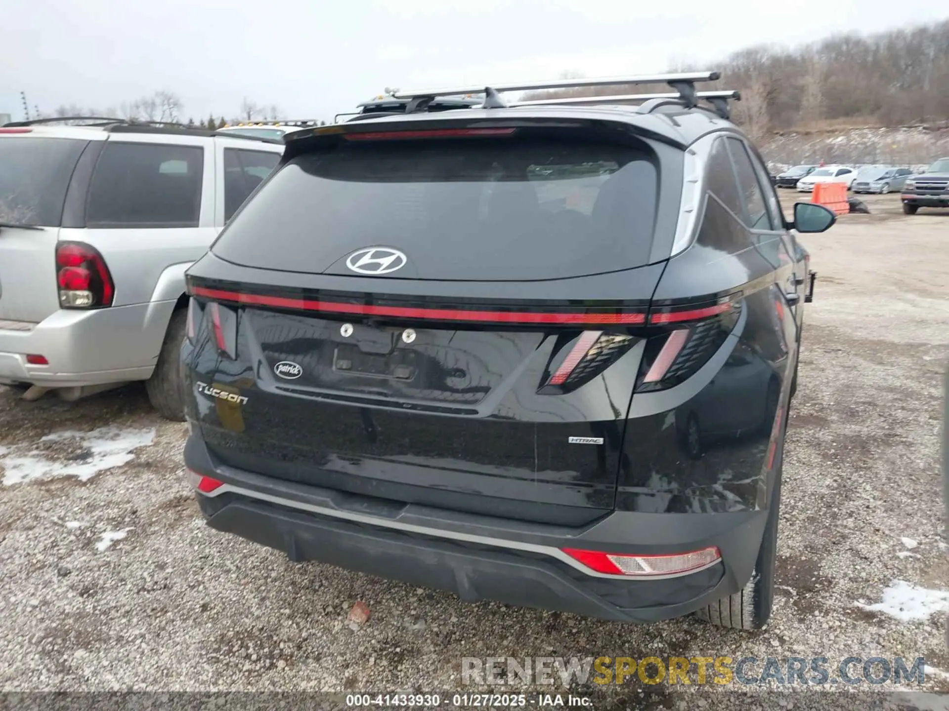 16 Photograph of a damaged car 5NMJBCAEXNH141045 HYUNDAI TUCSON 2022