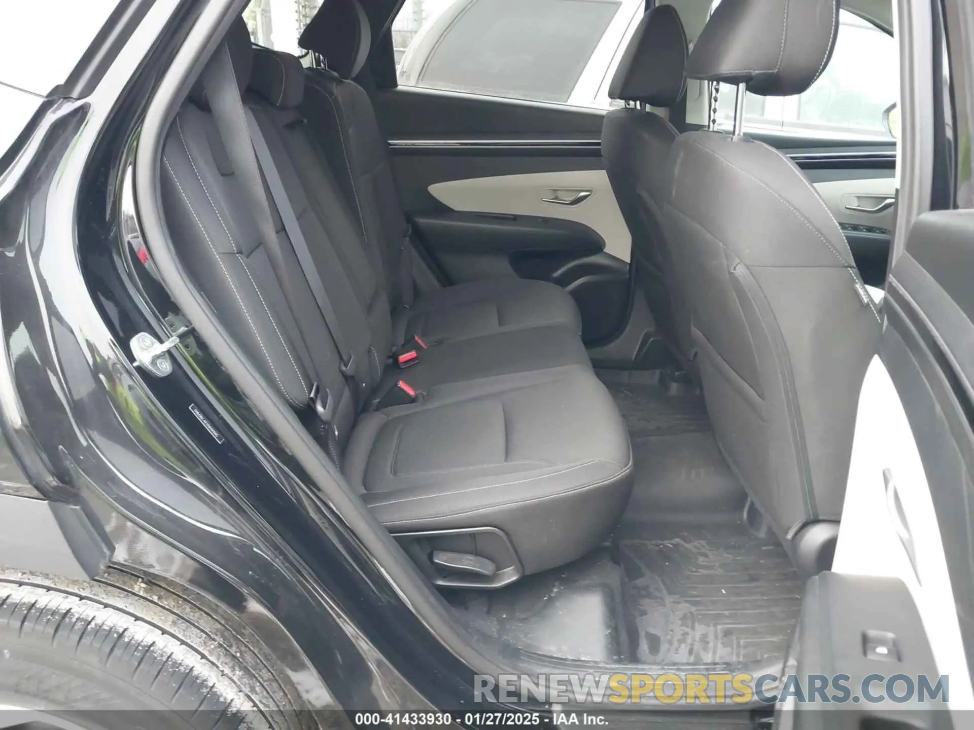 8 Photograph of a damaged car 5NMJBCAEXNH141045 HYUNDAI TUCSON 2022