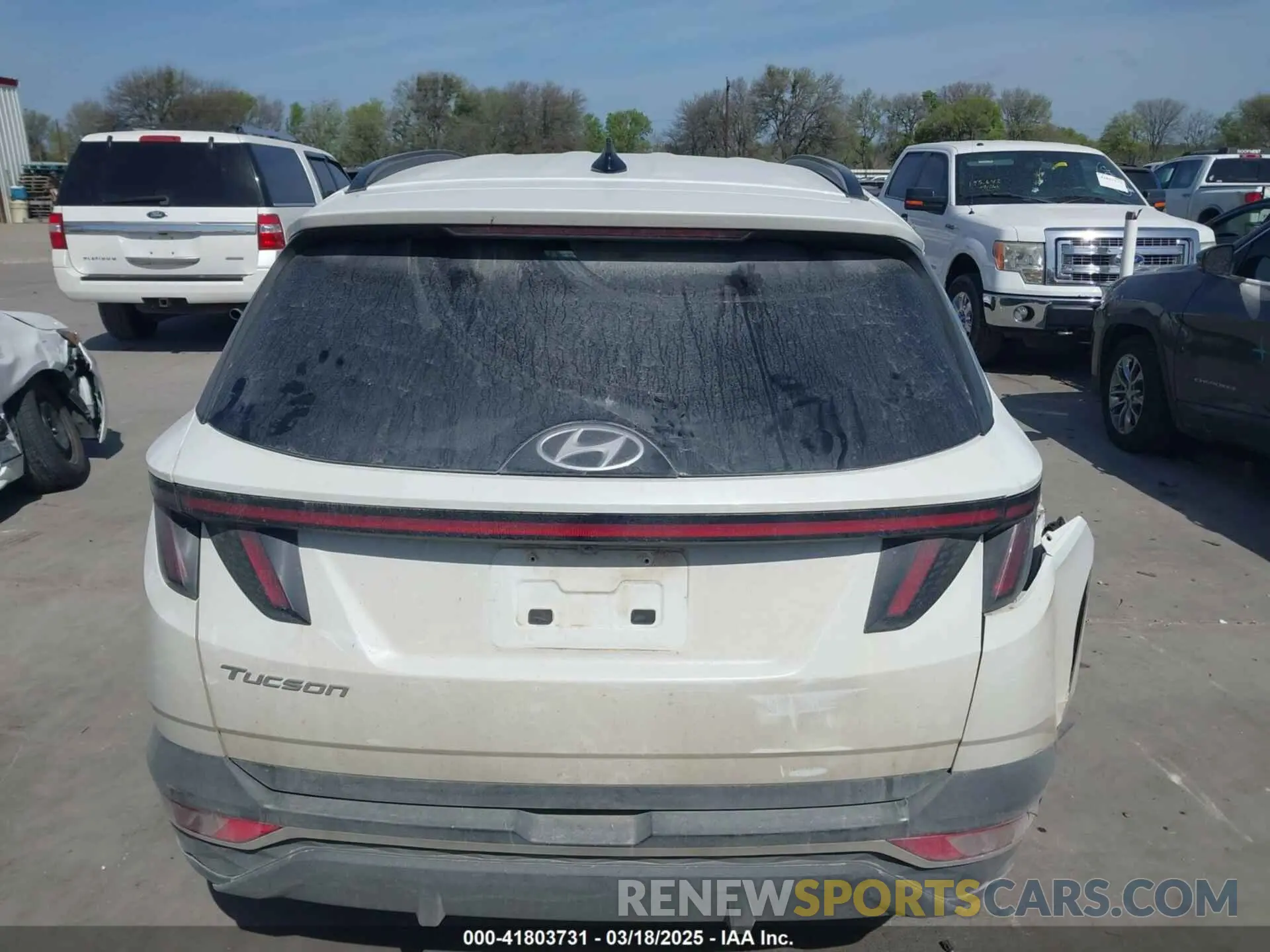 16 Photograph of a damaged car 5NMJC3AE2NH126472 HYUNDAI TUCSON 2022