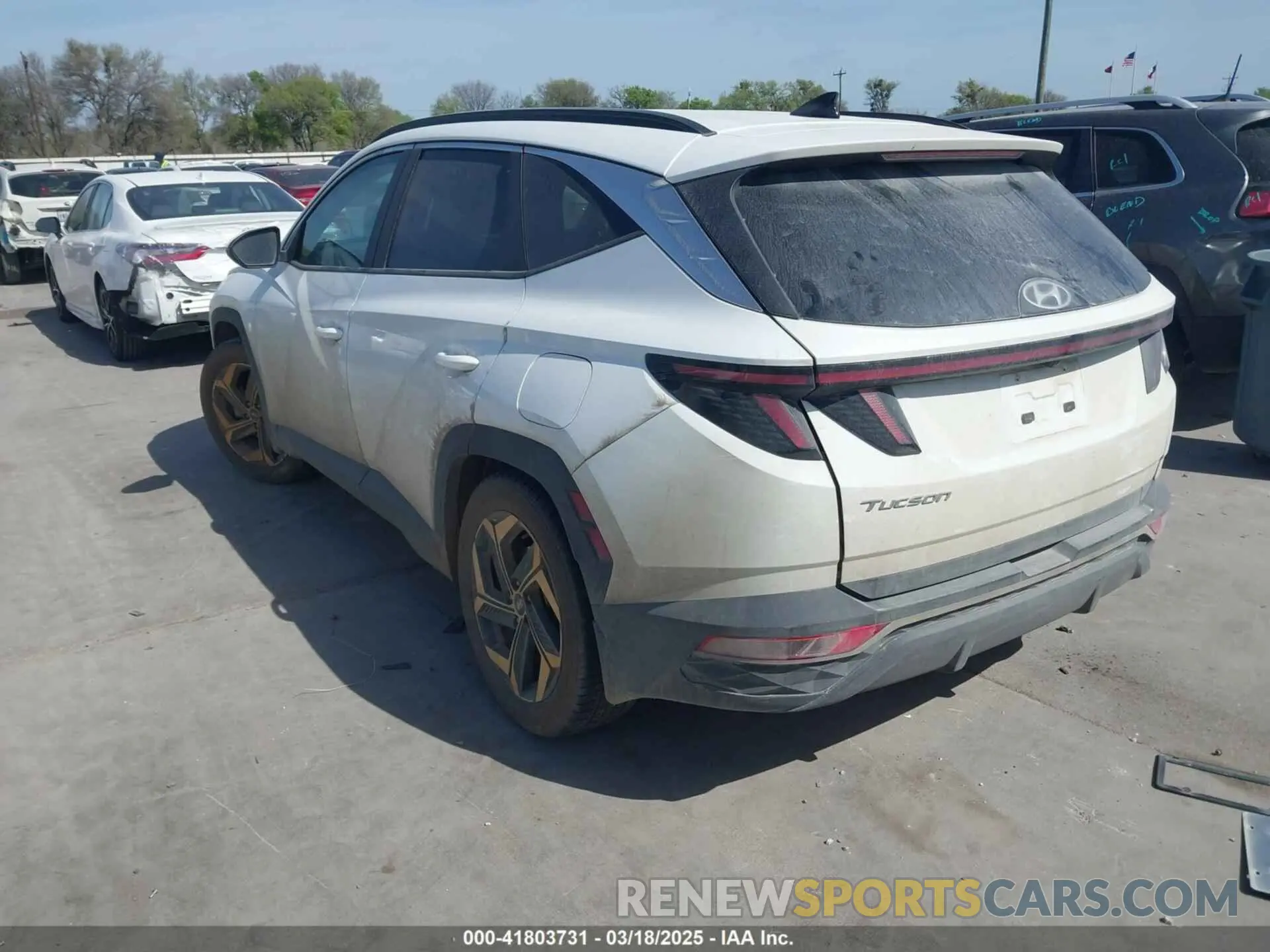 3 Photograph of a damaged car 5NMJC3AE2NH126472 HYUNDAI TUCSON 2022