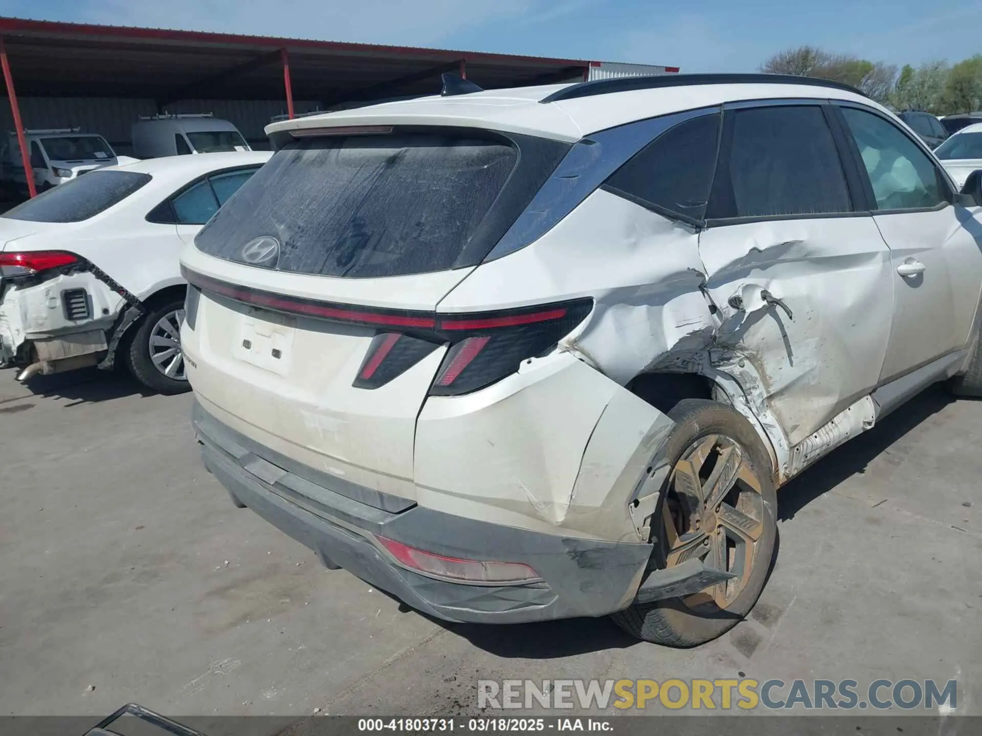 4 Photograph of a damaged car 5NMJC3AE2NH126472 HYUNDAI TUCSON 2022