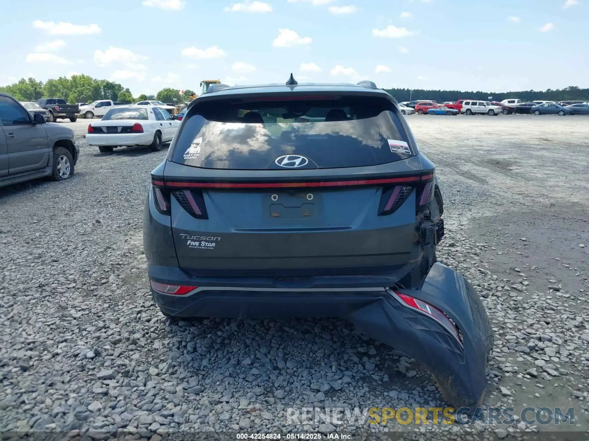 16 Photograph of a damaged car 5NMJC3AE2NH135334 HYUNDAI TUCSON 2022