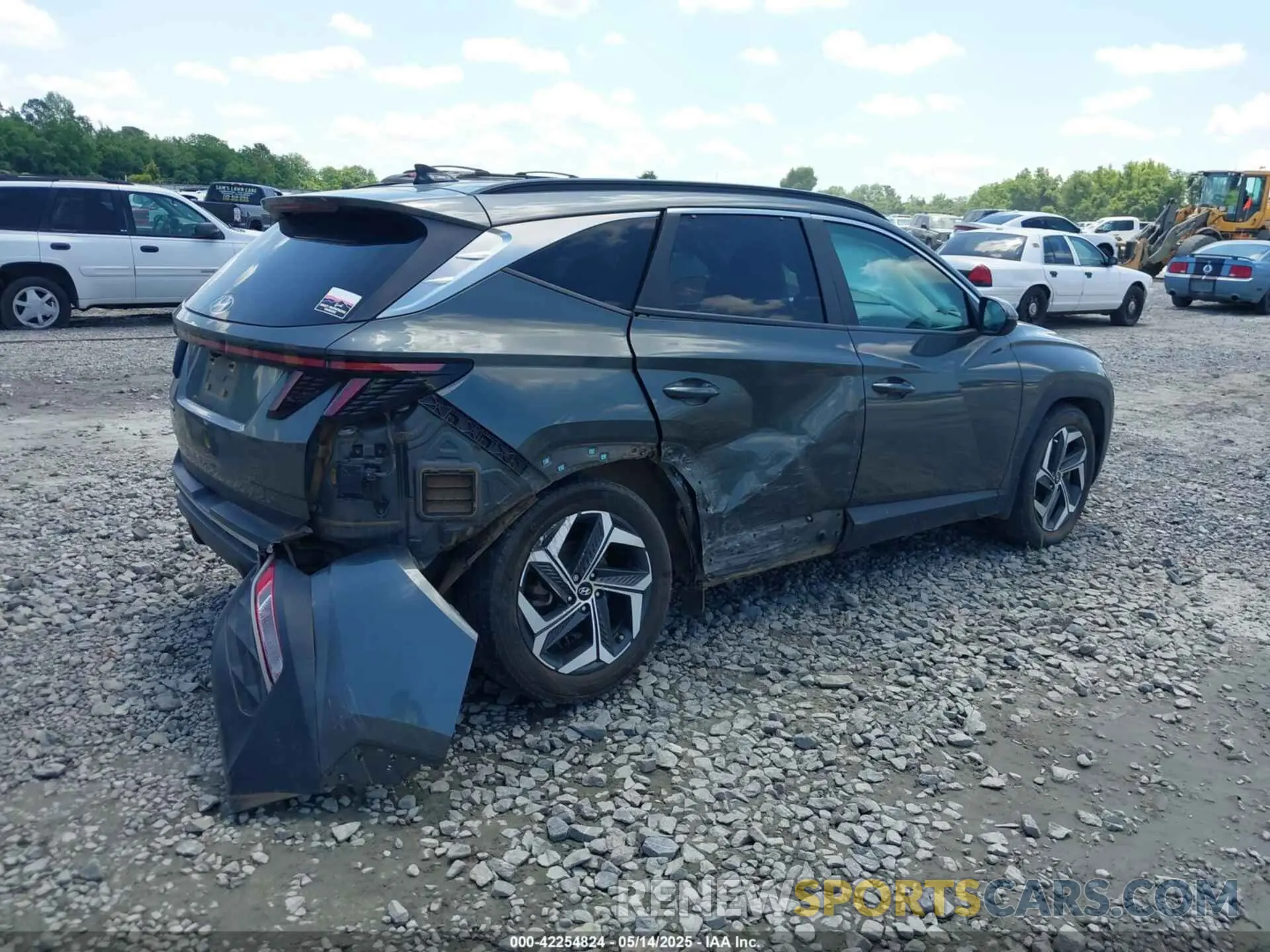4 Photograph of a damaged car 5NMJC3AE2NH135334 HYUNDAI TUCSON 2022