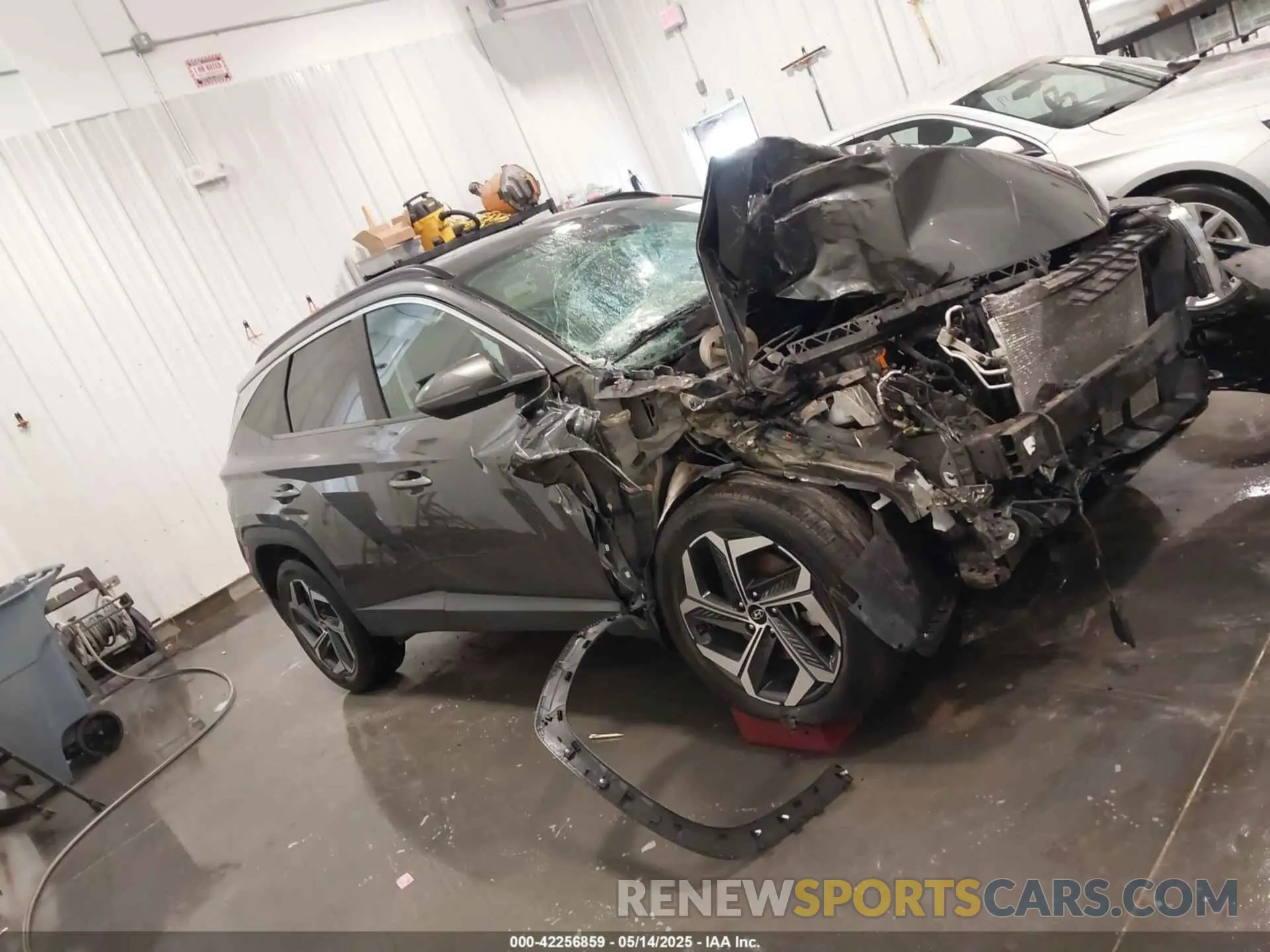 12 Photograph of a damaged car 5NMJC3AE3NH088315 HYUNDAI TUCSON 2022