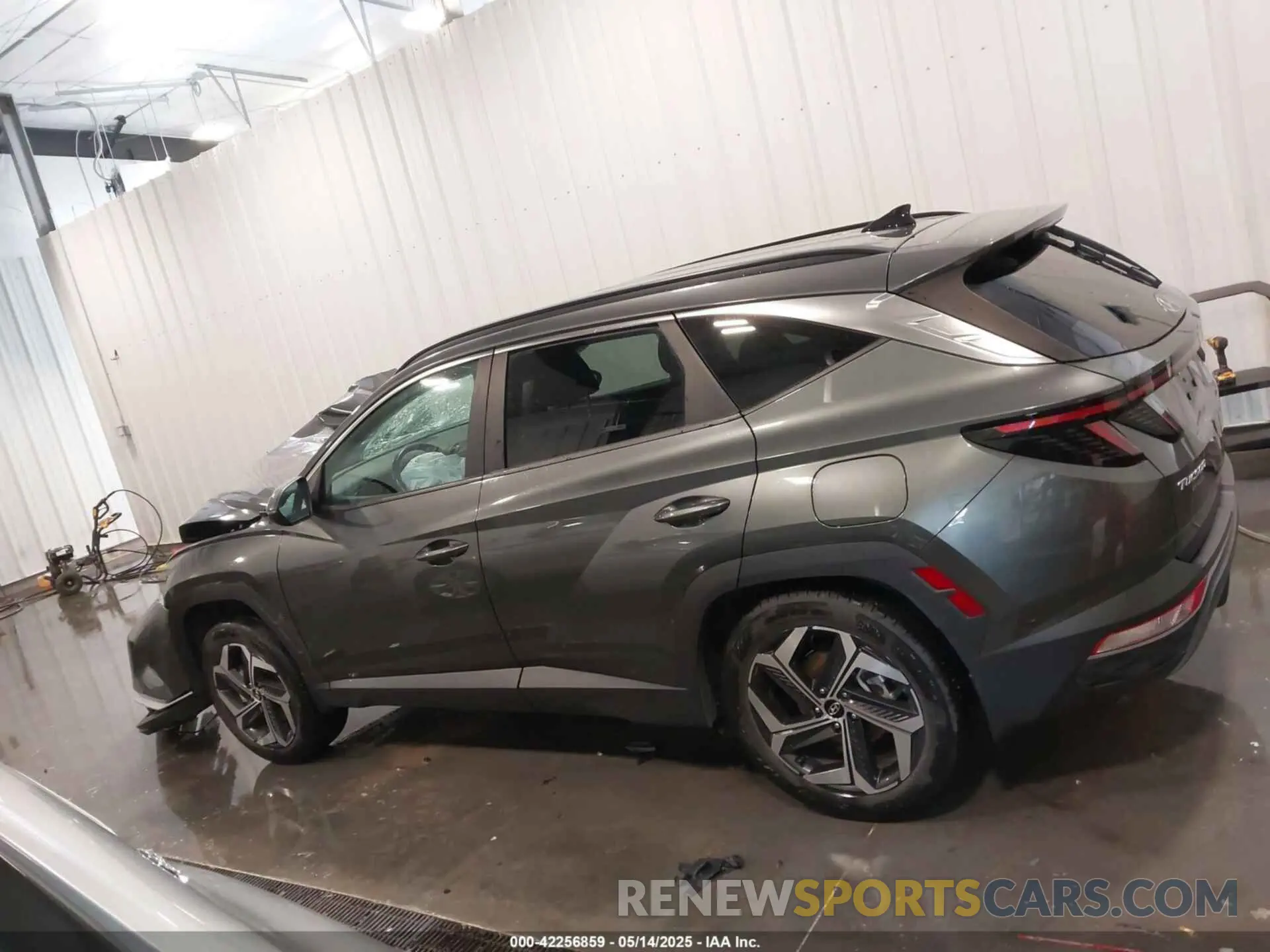 13 Photograph of a damaged car 5NMJC3AE3NH088315 HYUNDAI TUCSON 2022