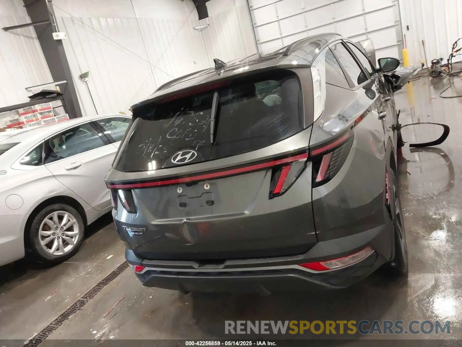 15 Photograph of a damaged car 5NMJC3AE3NH088315 HYUNDAI TUCSON 2022