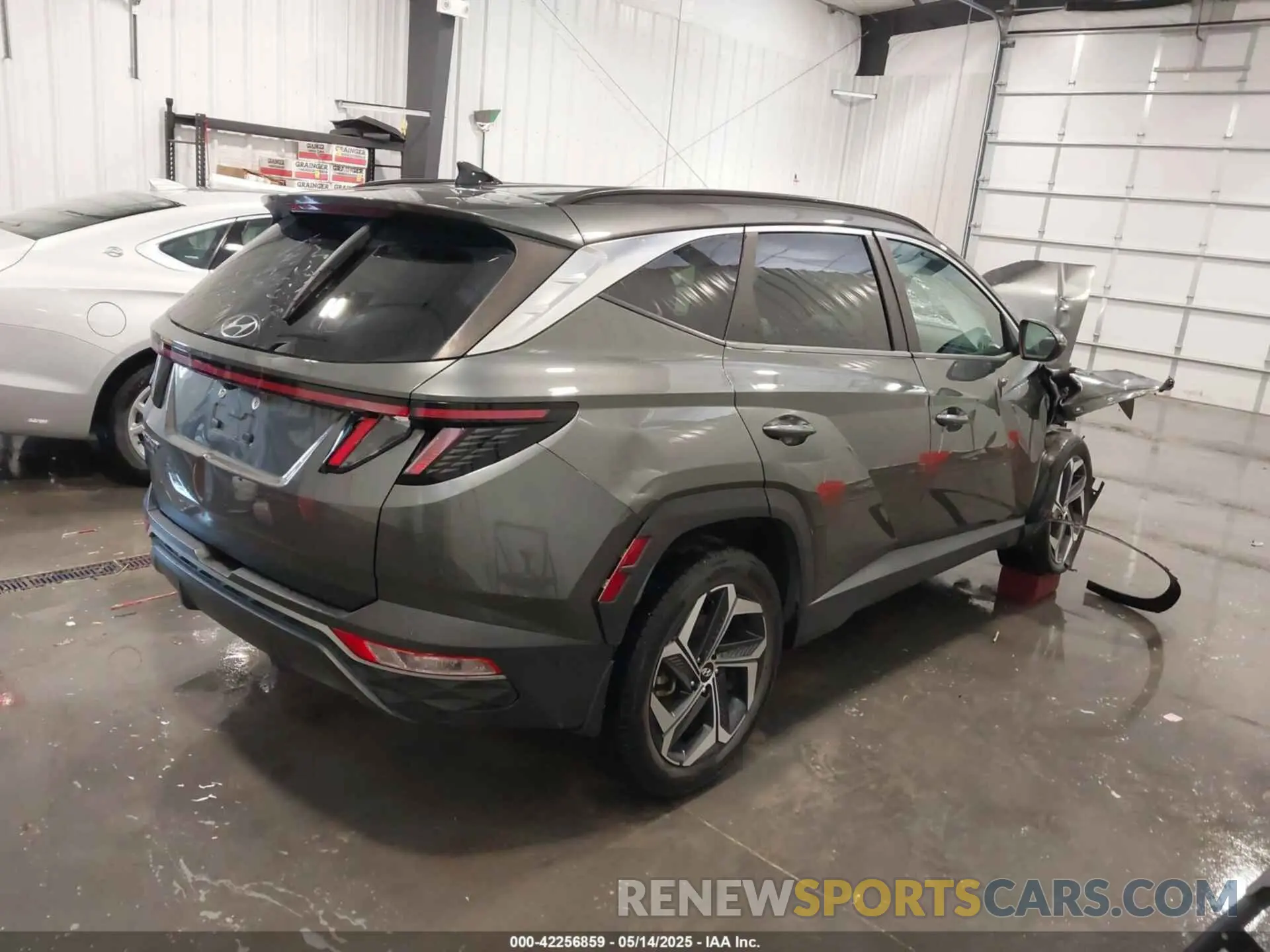 4 Photograph of a damaged car 5NMJC3AE3NH088315 HYUNDAI TUCSON 2022