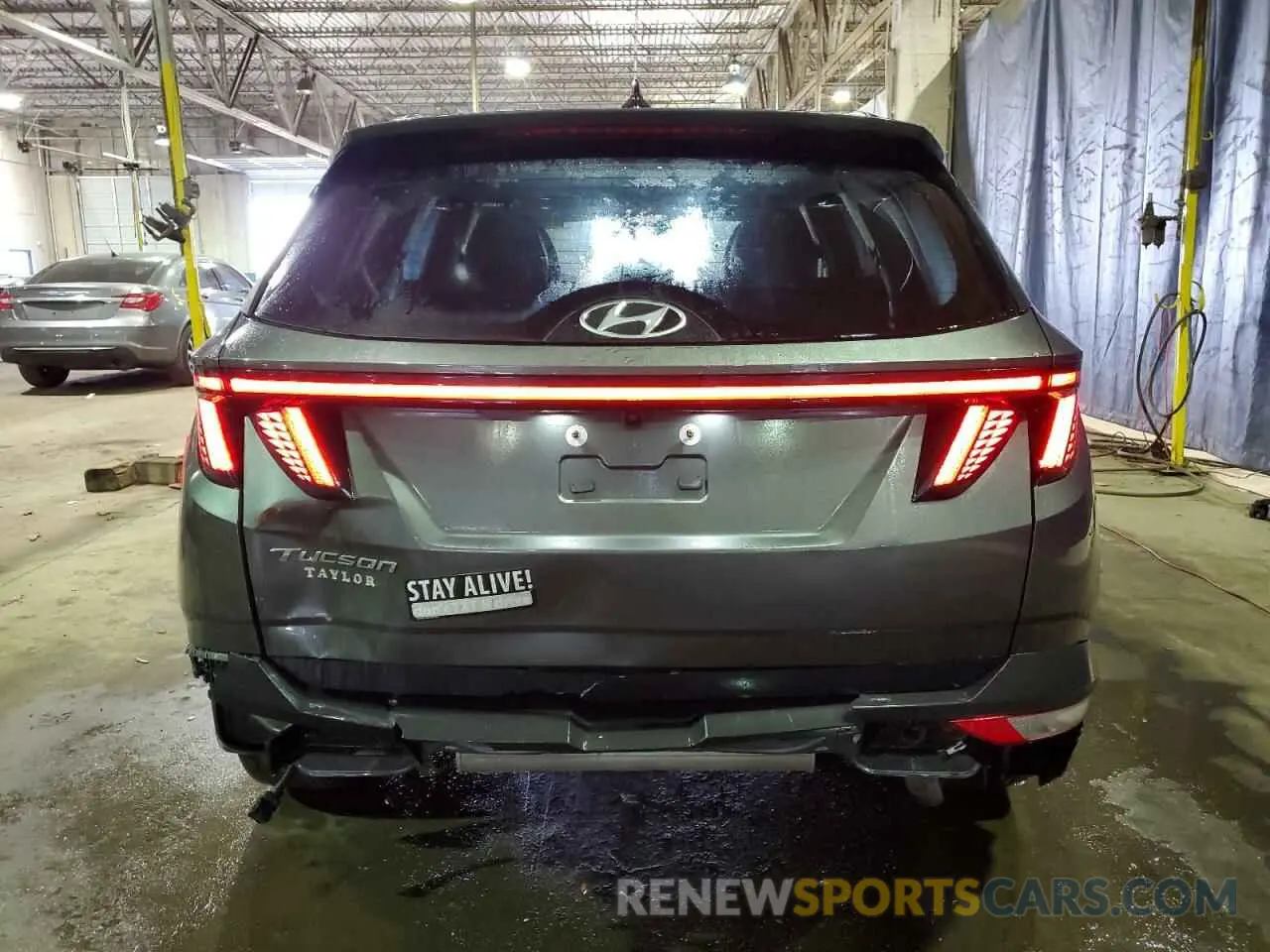 6 Photograph of a damaged car 5NMJC3AE5NH043053 HYUNDAI TUCSON 2022
