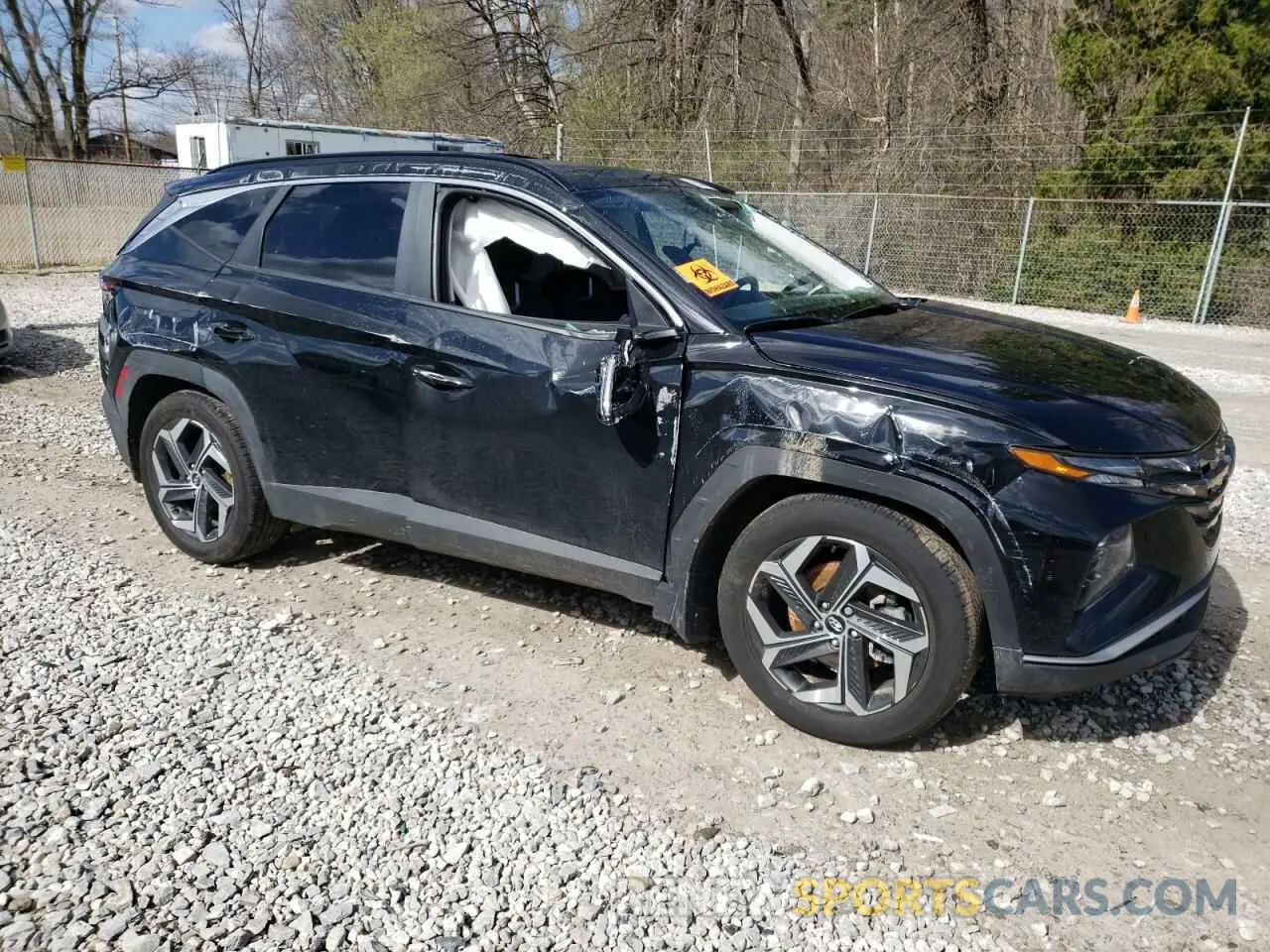 4 Photograph of a damaged car 5NMJC3AE5NH149471 HYUNDAI TUCSON 2022