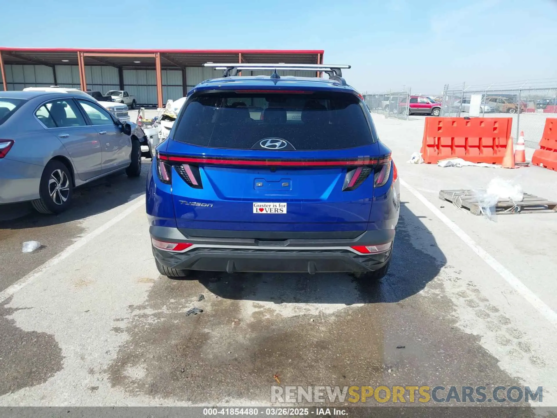 17 Photograph of a damaged car 5NMJC3AE6NH127253 HYUNDAI TUCSON 2022