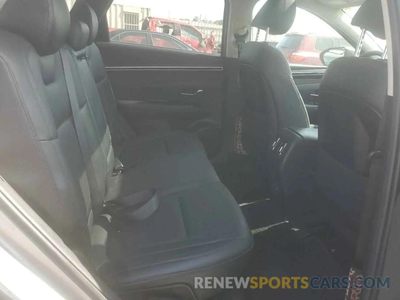 11 Photograph of a damaged car 5NMJC3AE6NH130654 HYUNDAI TUCSON 2022