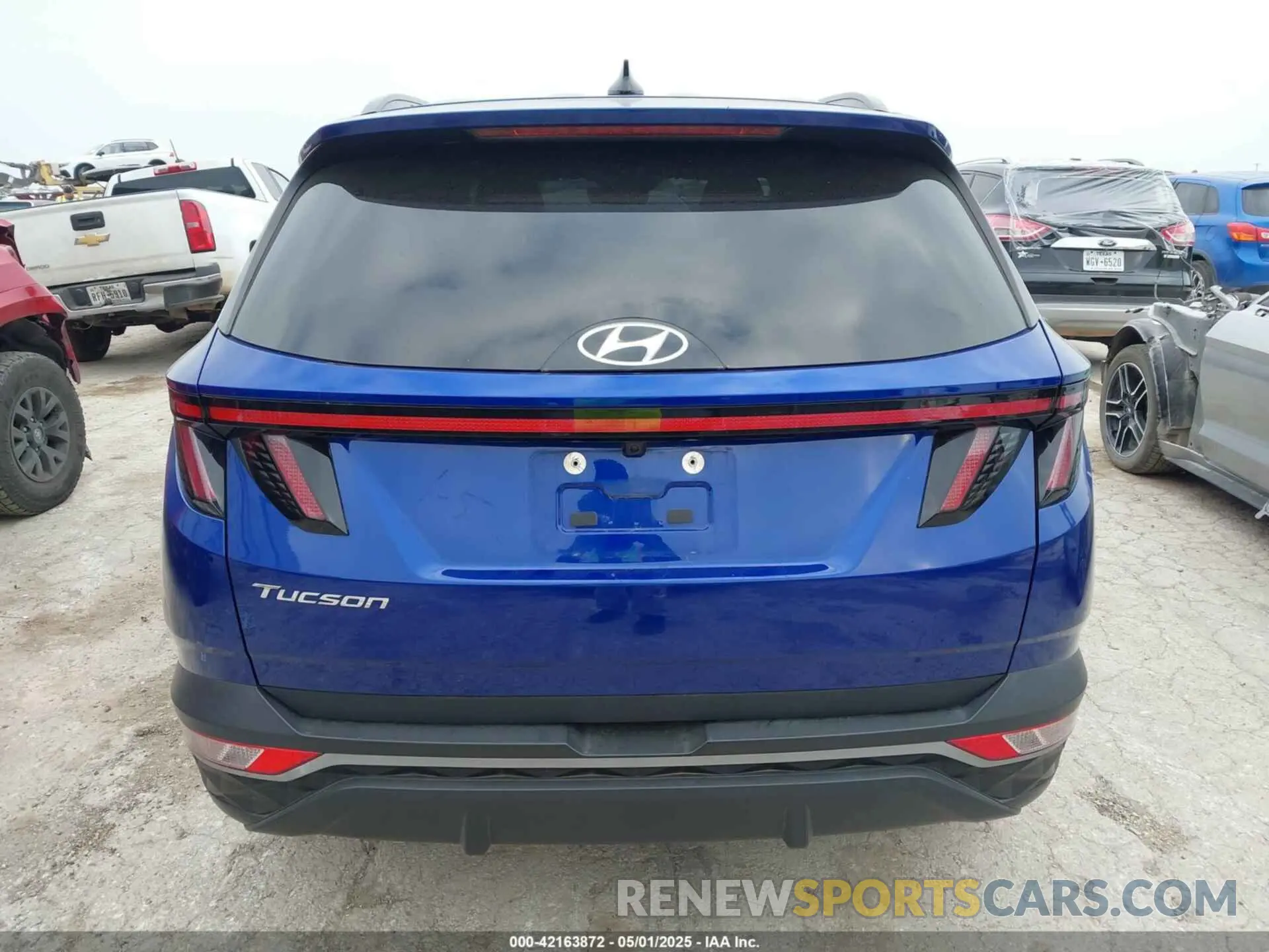 16 Photograph of a damaged car 5NMJC3AE7NH004397 HYUNDAI TUCSON 2022