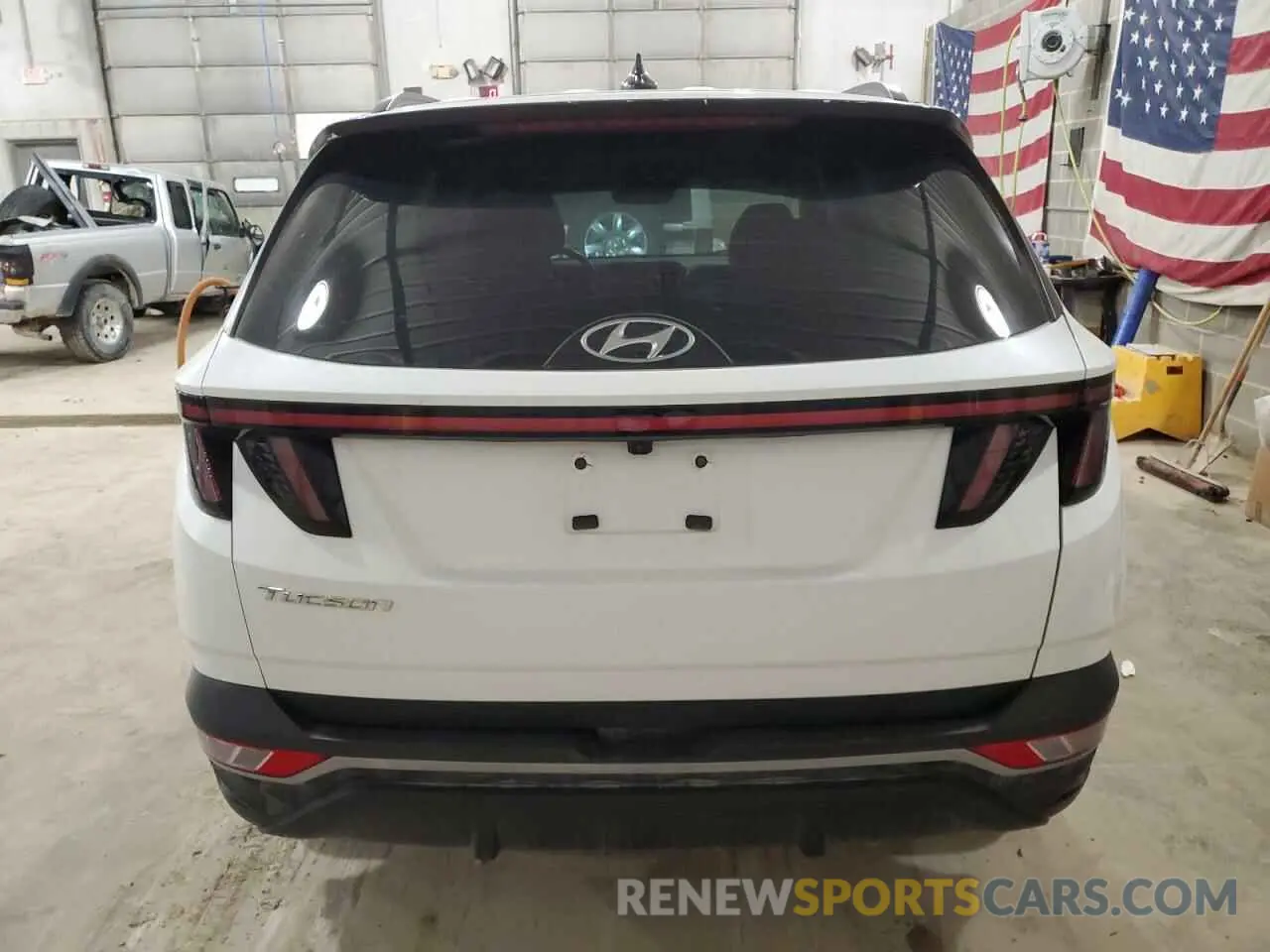 6 Photograph of a damaged car 5NMJC3AE7NH019482 HYUNDAI TUCSON 2022