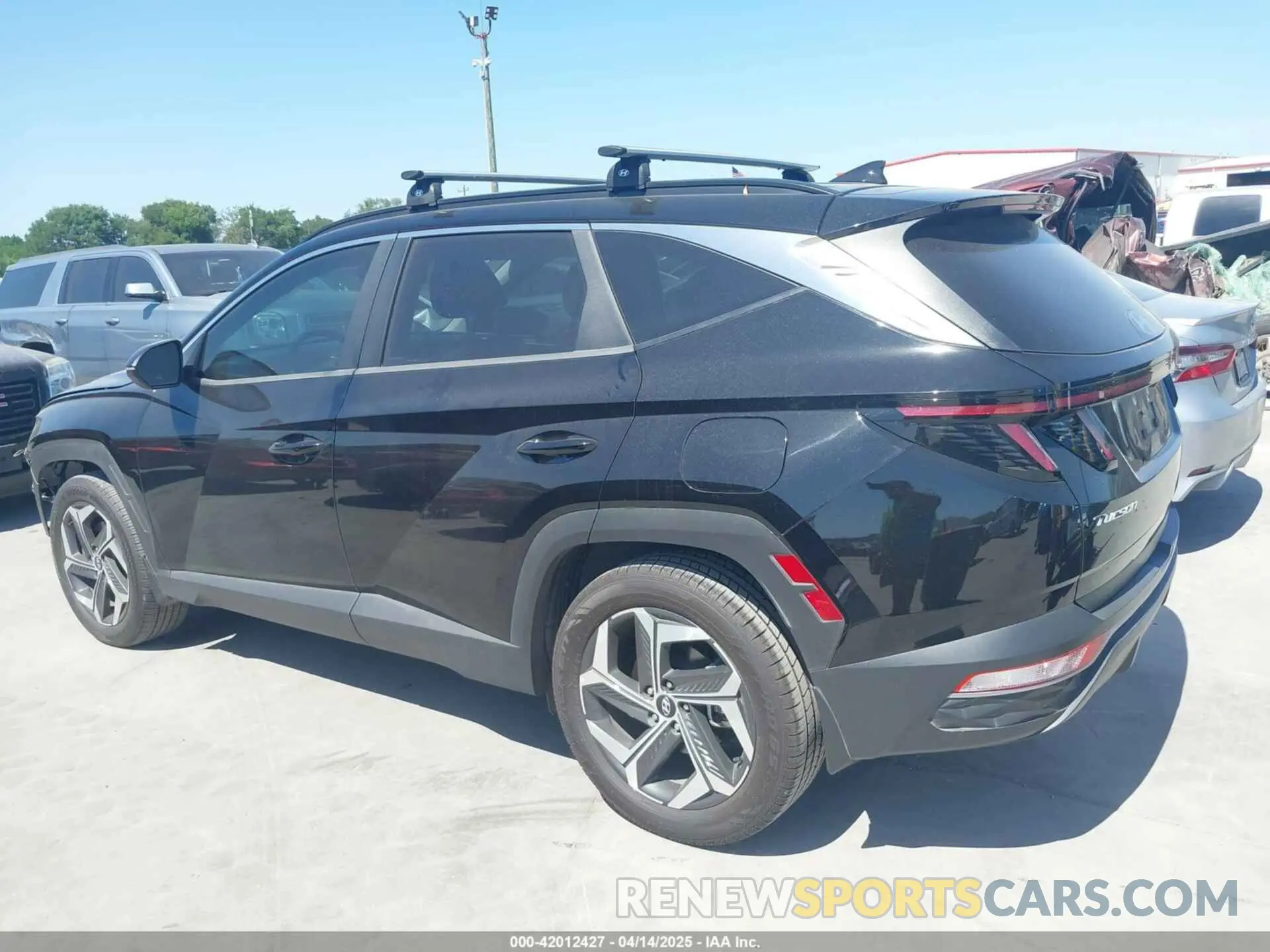 15 Photograph of a damaged car 5NMJC3AE7NH043295 HYUNDAI TUCSON 2022