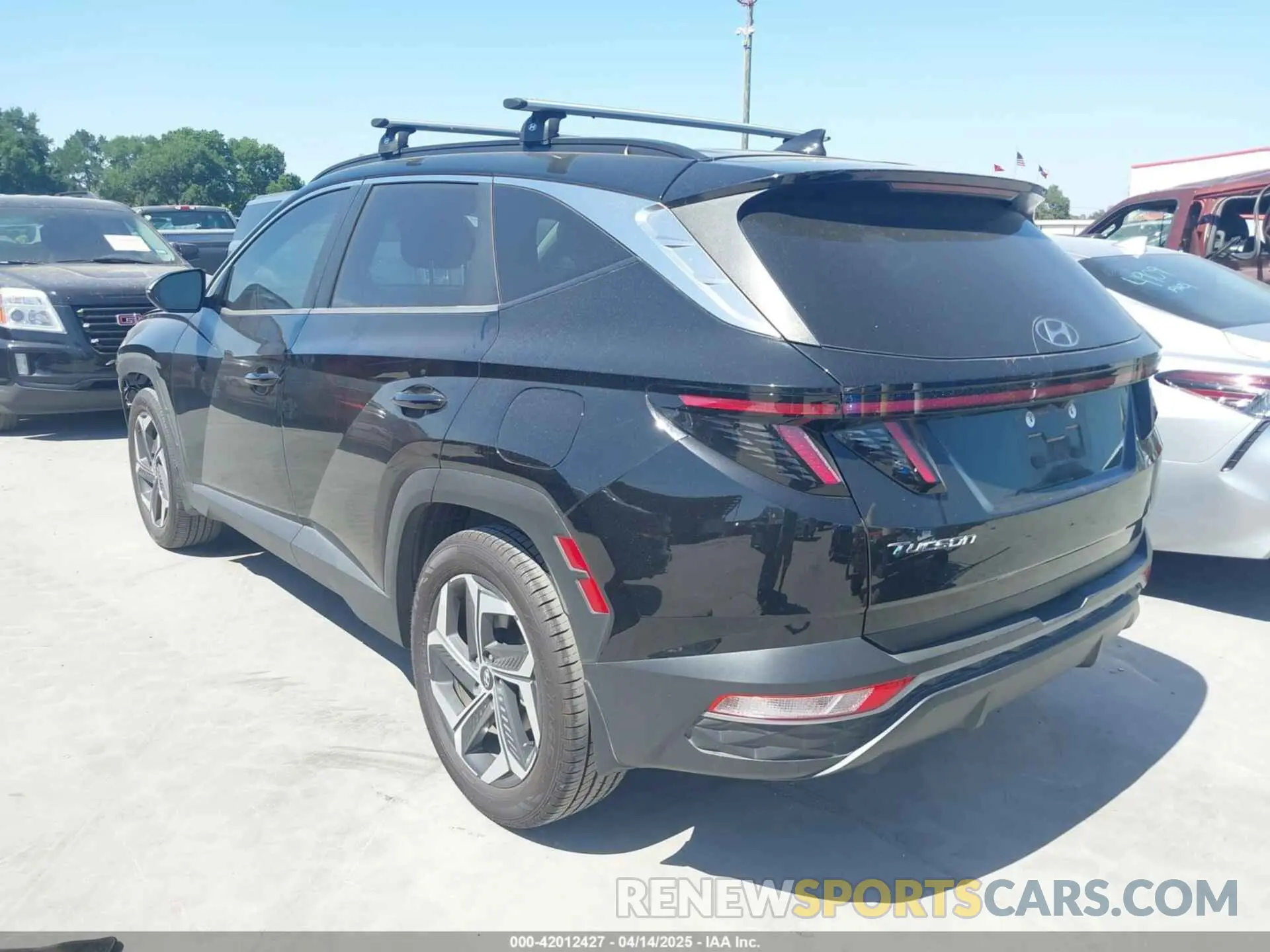 3 Photograph of a damaged car 5NMJC3AE7NH043295 HYUNDAI TUCSON 2022