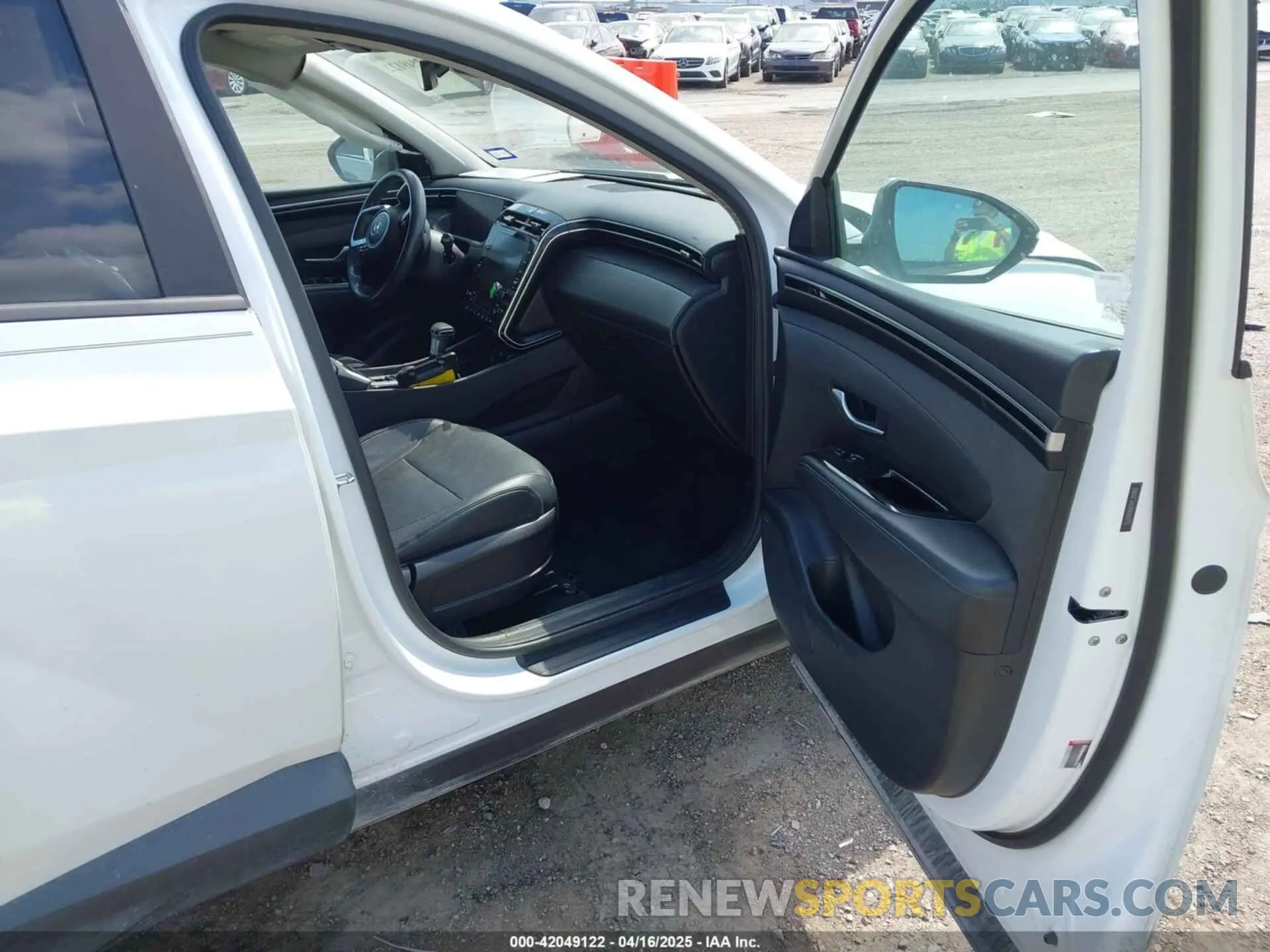 5 Photograph of a damaged car 5NMJC3AE8NH029776 HYUNDAI TUCSON 2022