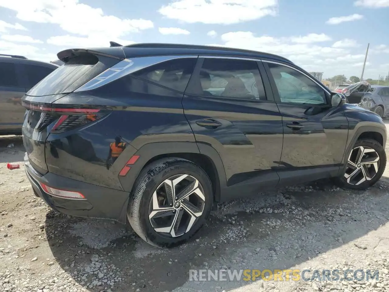3 Photograph of a damaged car 5NMJC3AE8NH119638 HYUNDAI TUCSON 2022