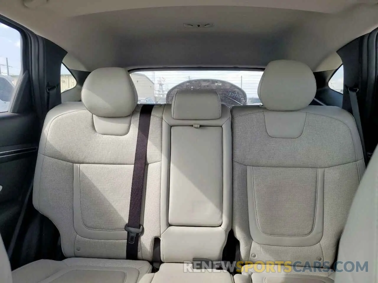 10 Photograph of a damaged car 5NMJC3AE8NH139520 HYUNDAI TUCSON 2022