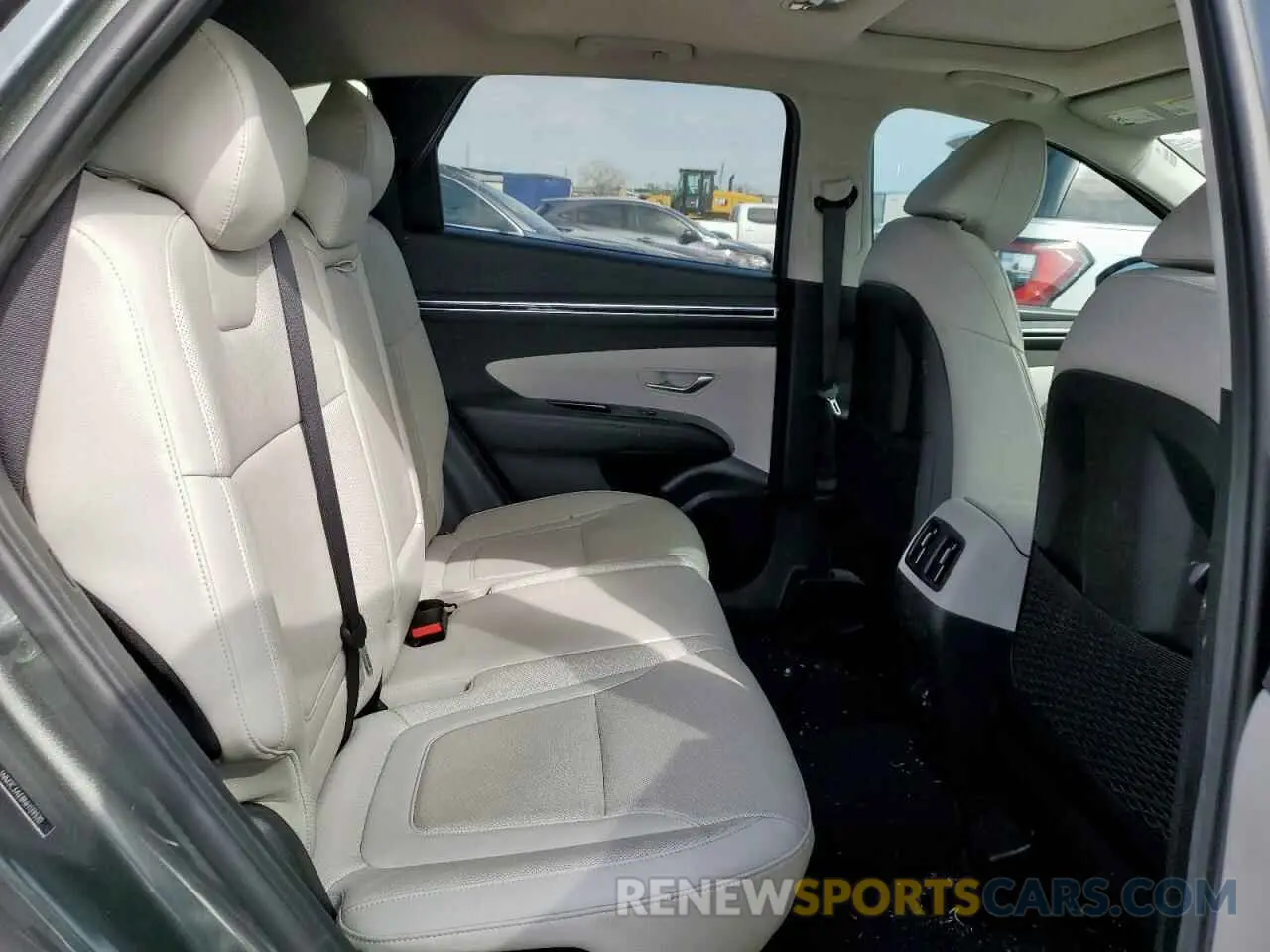 11 Photograph of a damaged car 5NMJC3AE8NH139520 HYUNDAI TUCSON 2022