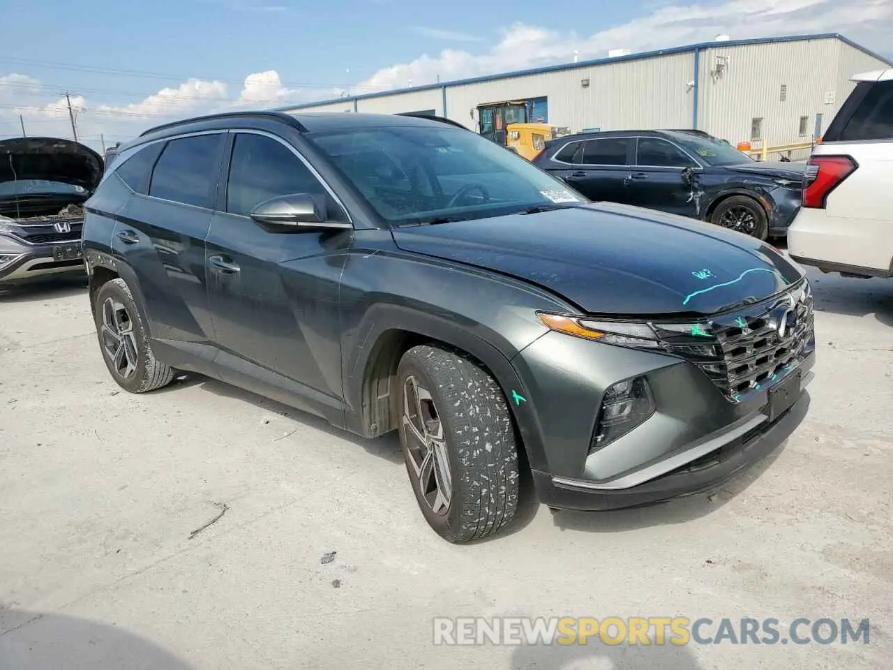 4 Photograph of a damaged car 5NMJC3AE8NH139520 HYUNDAI TUCSON 2022